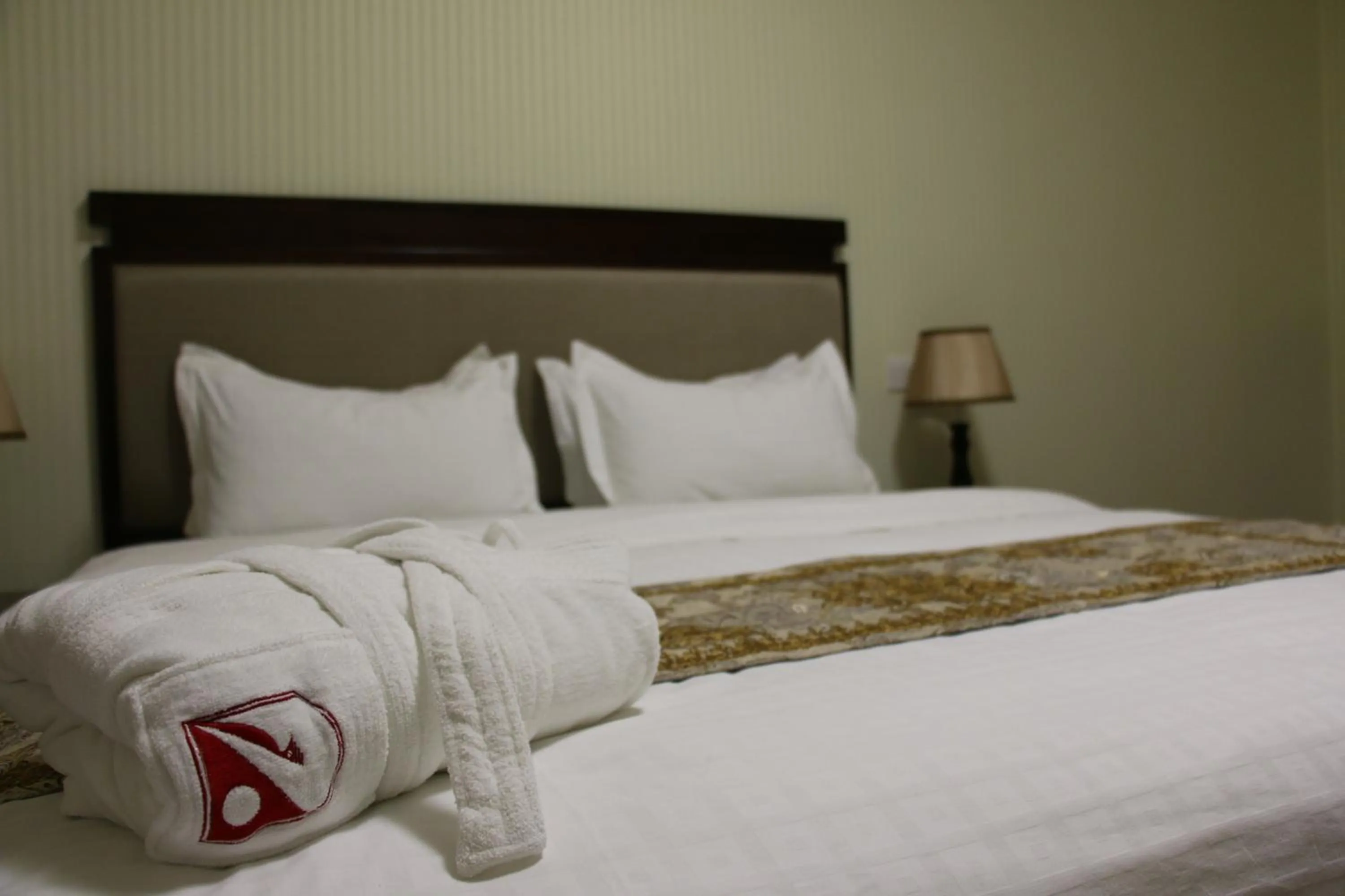 Bed in Zargaron Plaza