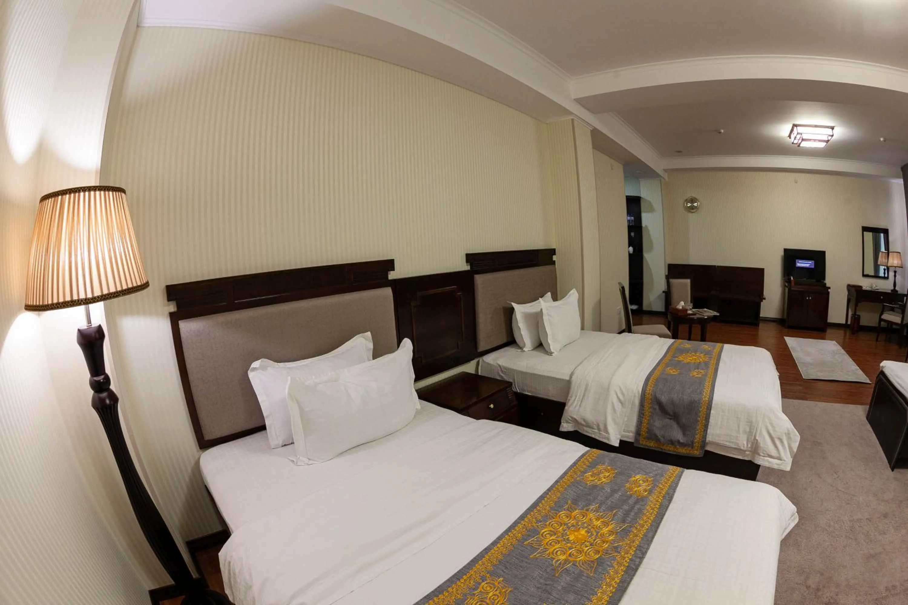 Photo of the whole room in Zargaron Plaza