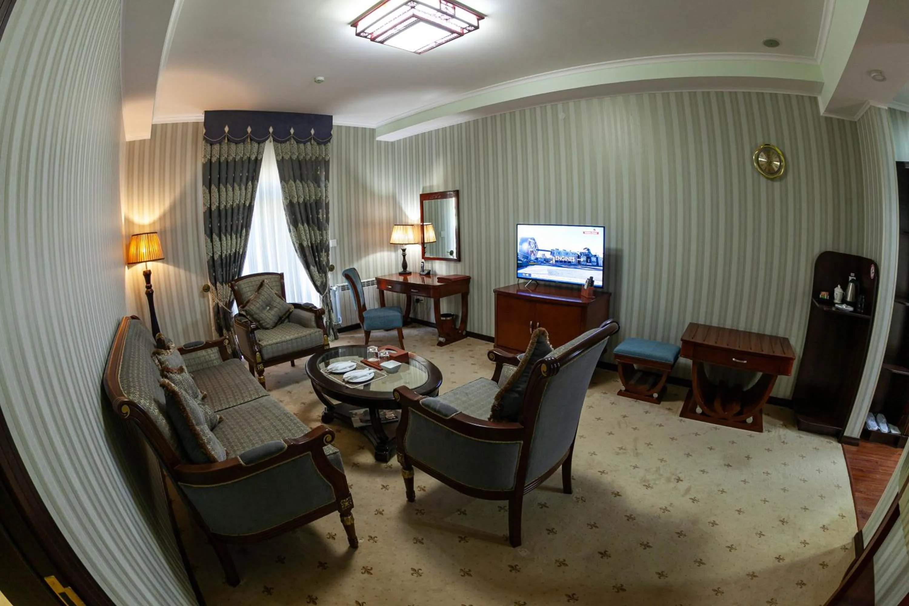 TV and multimedia in Zargaron Plaza