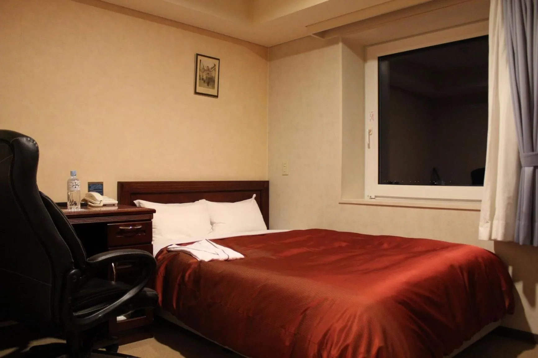 Bedroom, Bed in Chitose Station Hotel