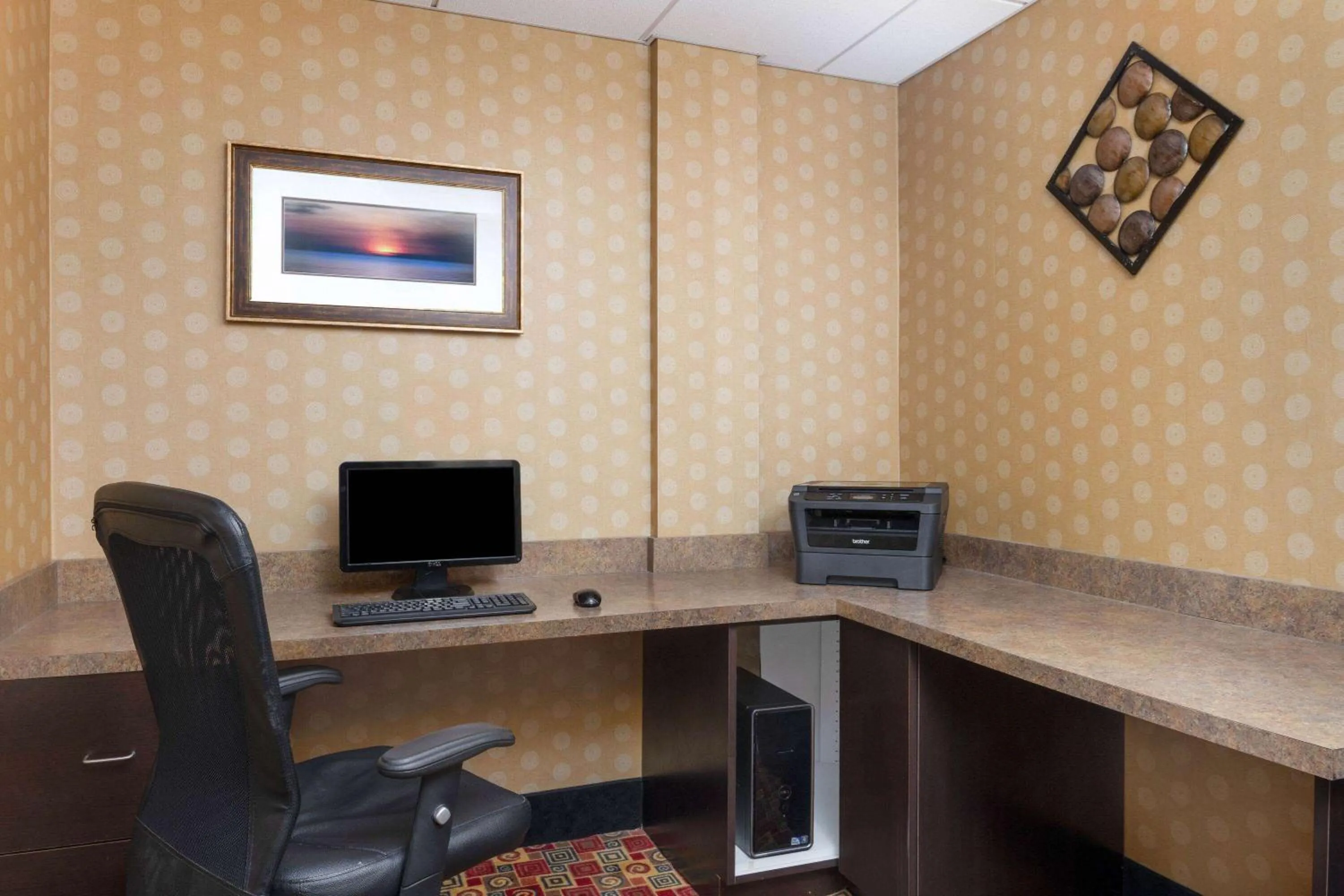 Business facilities in La Quinta by Wyndham Warner Robins - Robins AFB