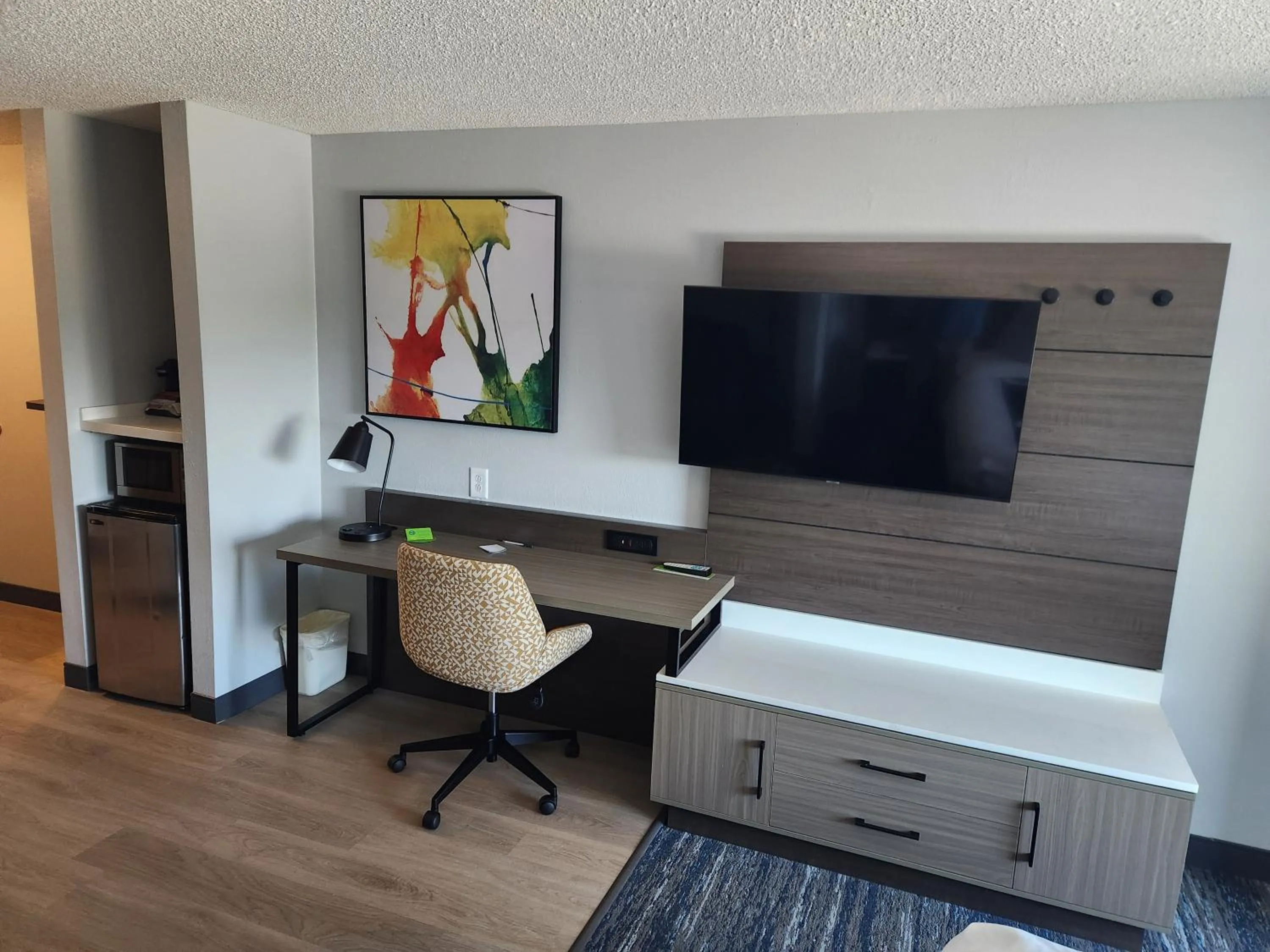 Property building in La Quinta by Wyndham Warner Robins - Robins AFB