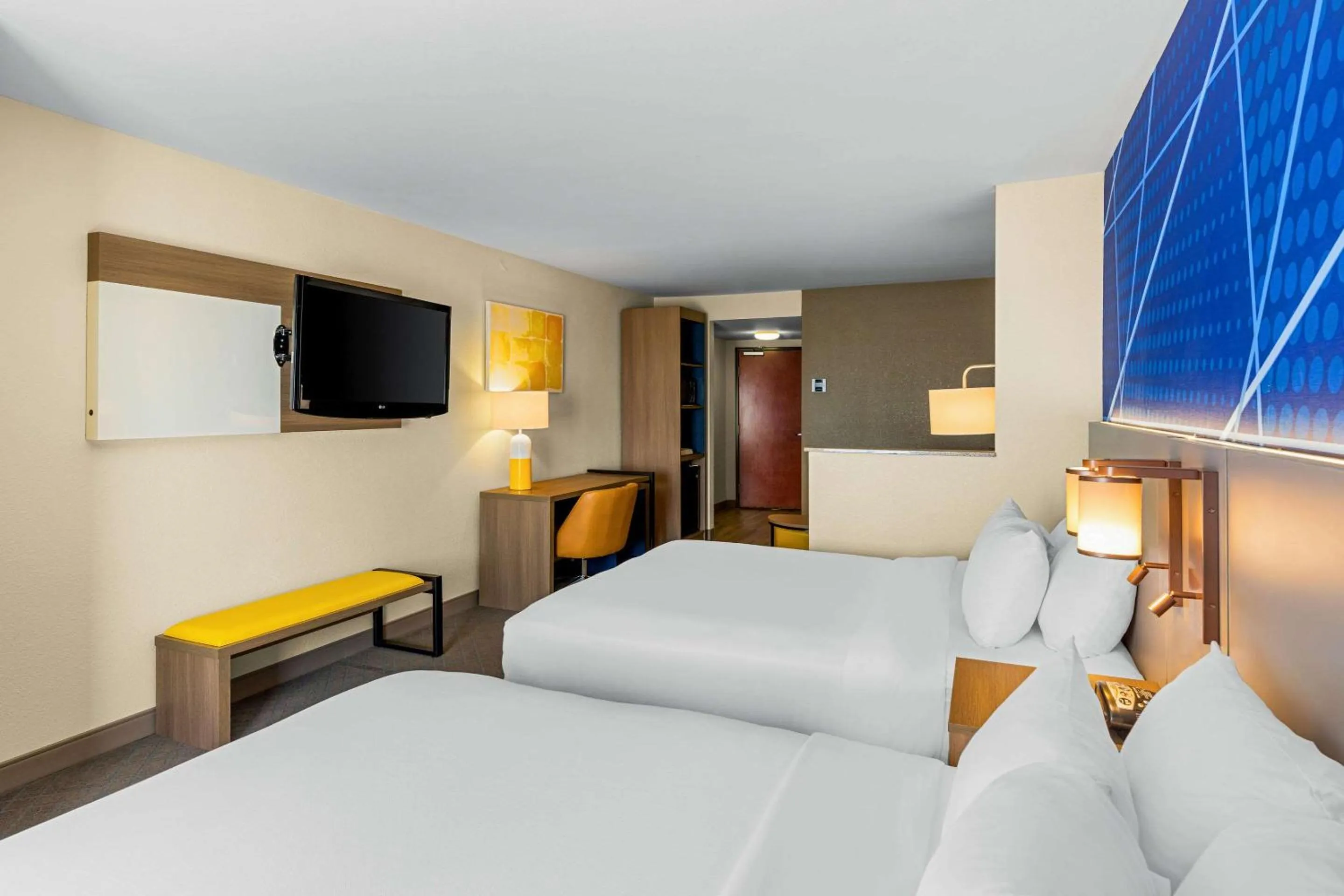 Bedroom, Bed in Comfort Suites Vacaville-Napa Valley Area