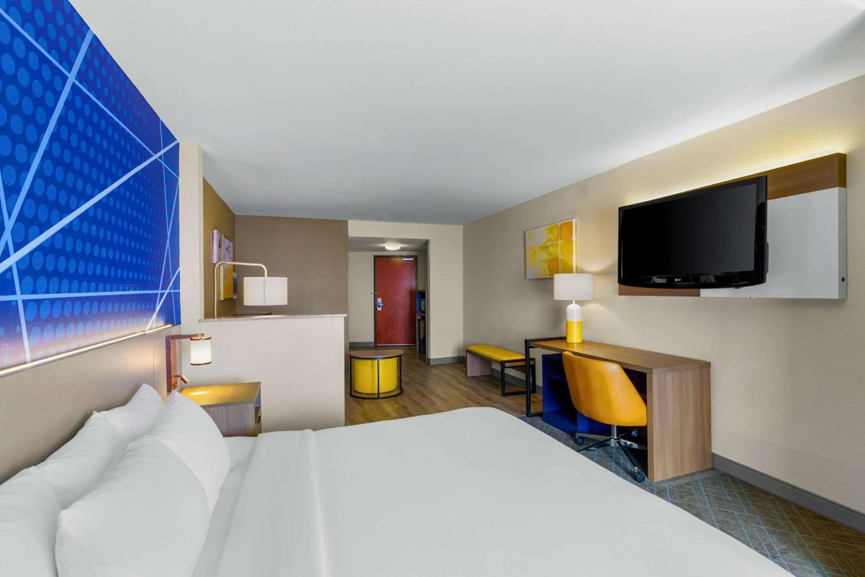 Bedroom, Bed in Comfort Suites Vacaville-Napa Valley Area