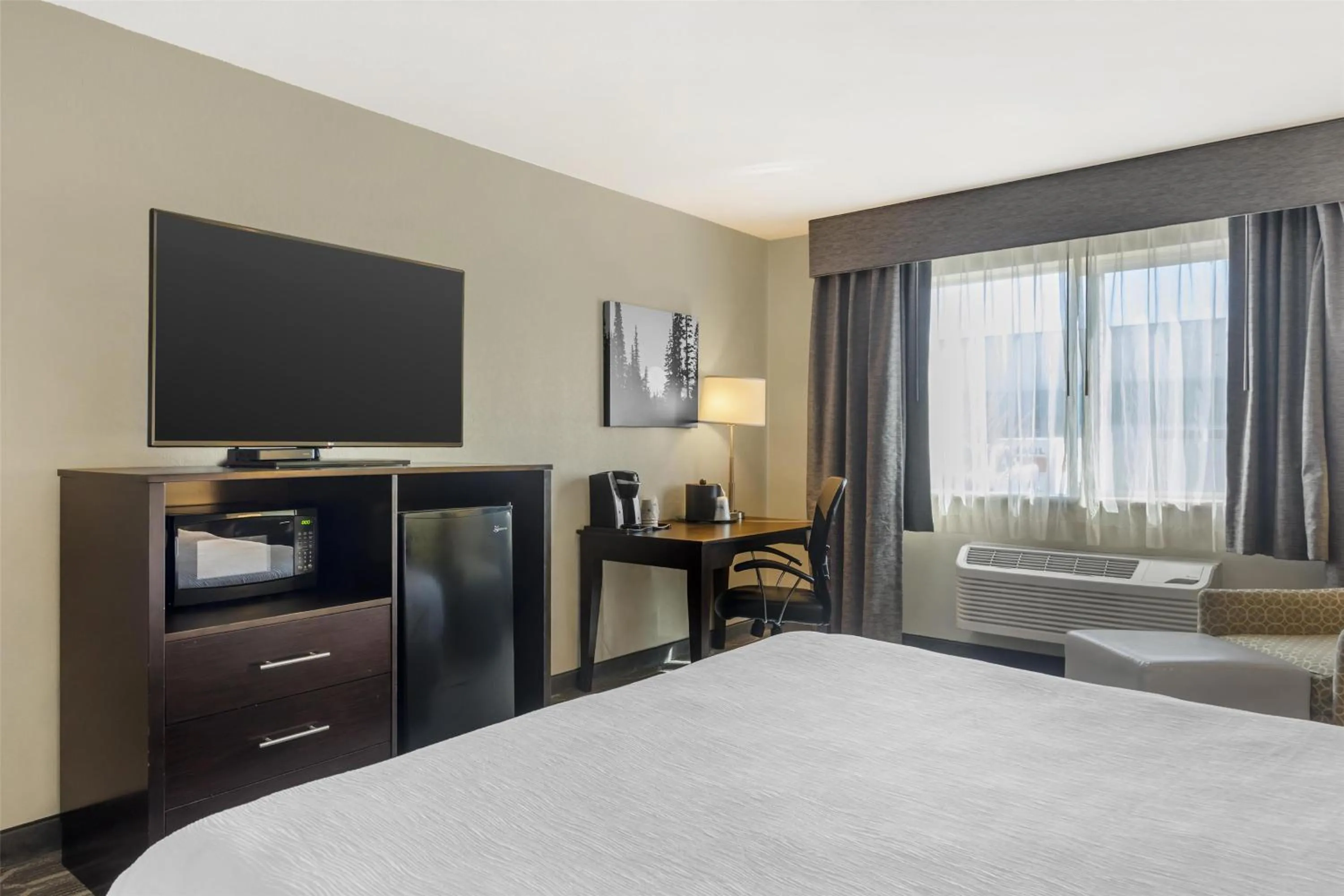 Bedroom, Bed in Best Western Plus Wenatchee Downtown Hotel