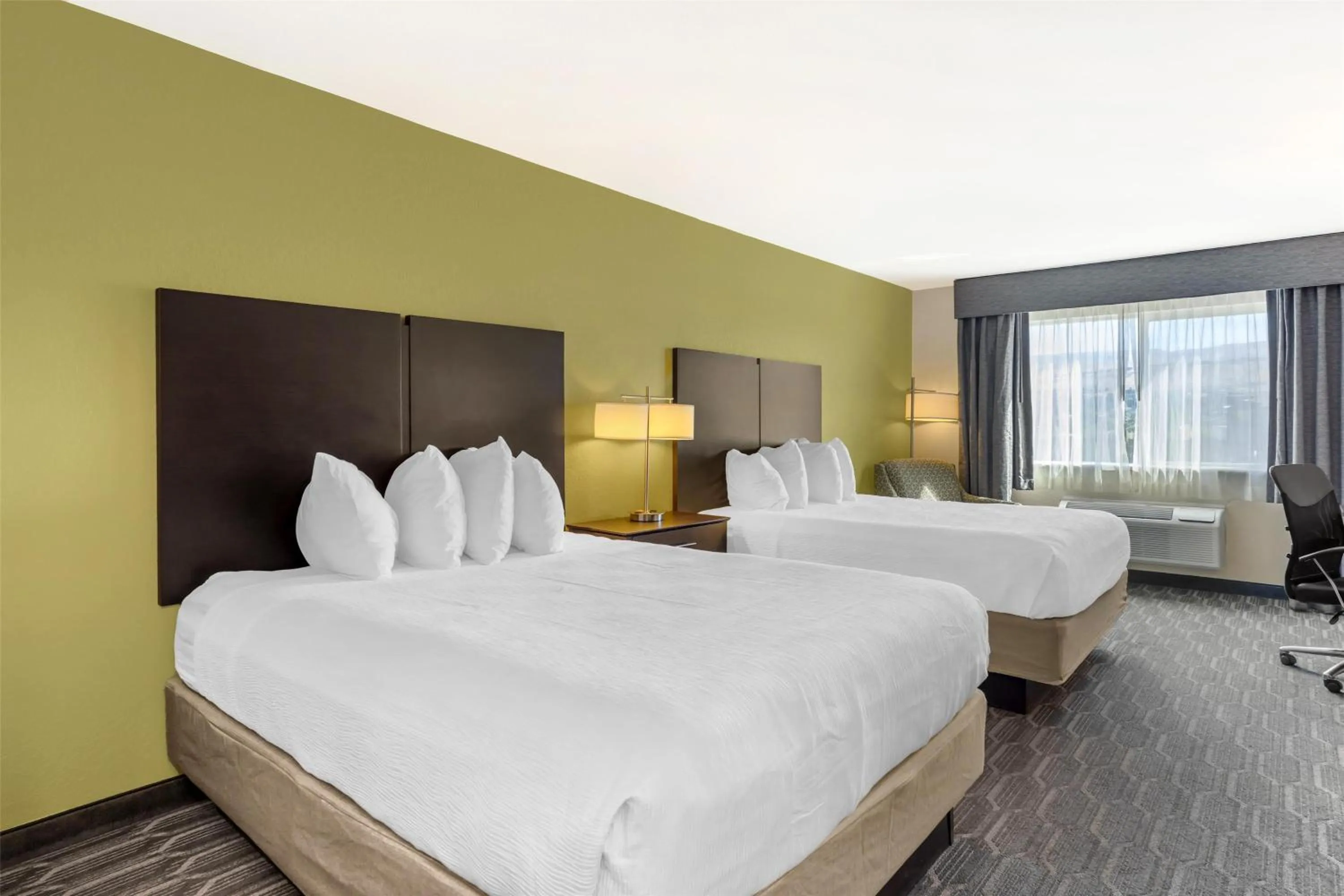 Bedroom, Bed in Best Western Plus Wenatchee Downtown Hotel