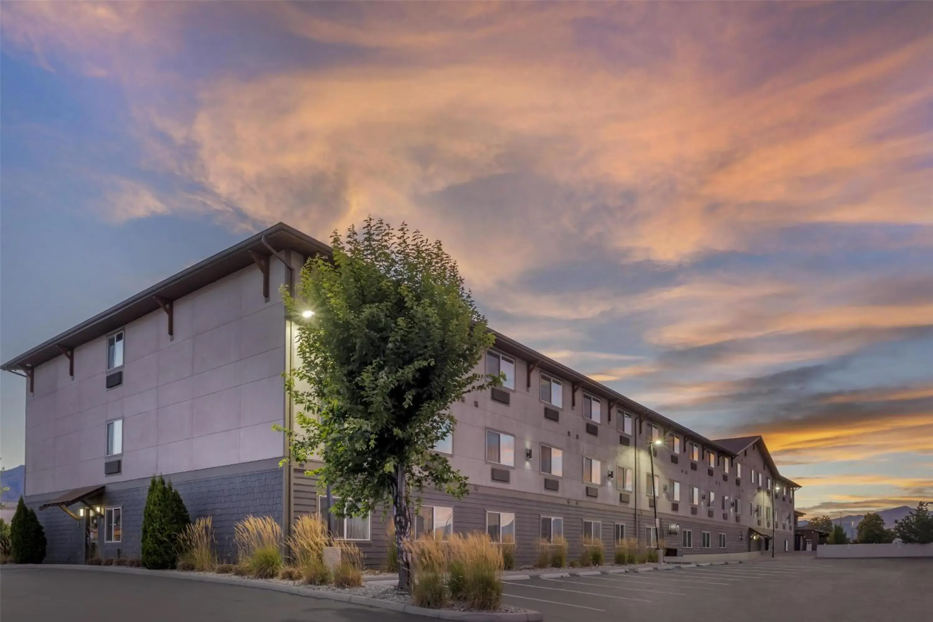 Property building in Best Western Plus Wenatchee Downtown Hotel Property building in Best Western Plus Wenatchee Downtown Hotel