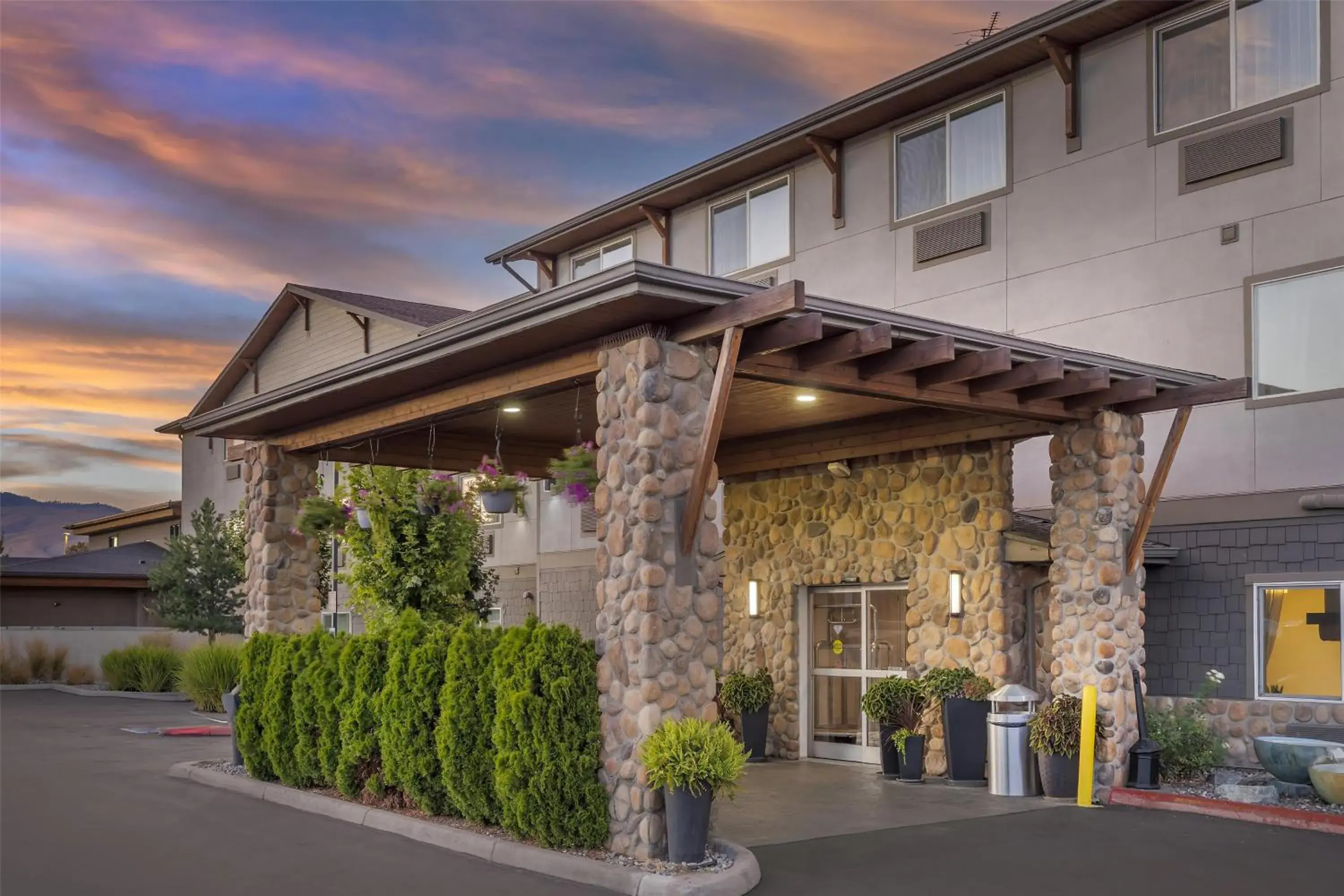 Property building in Best Western Plus Wenatchee Downtown Hotel Property building in Best Western Plus Wenatchee Downtown Hotel