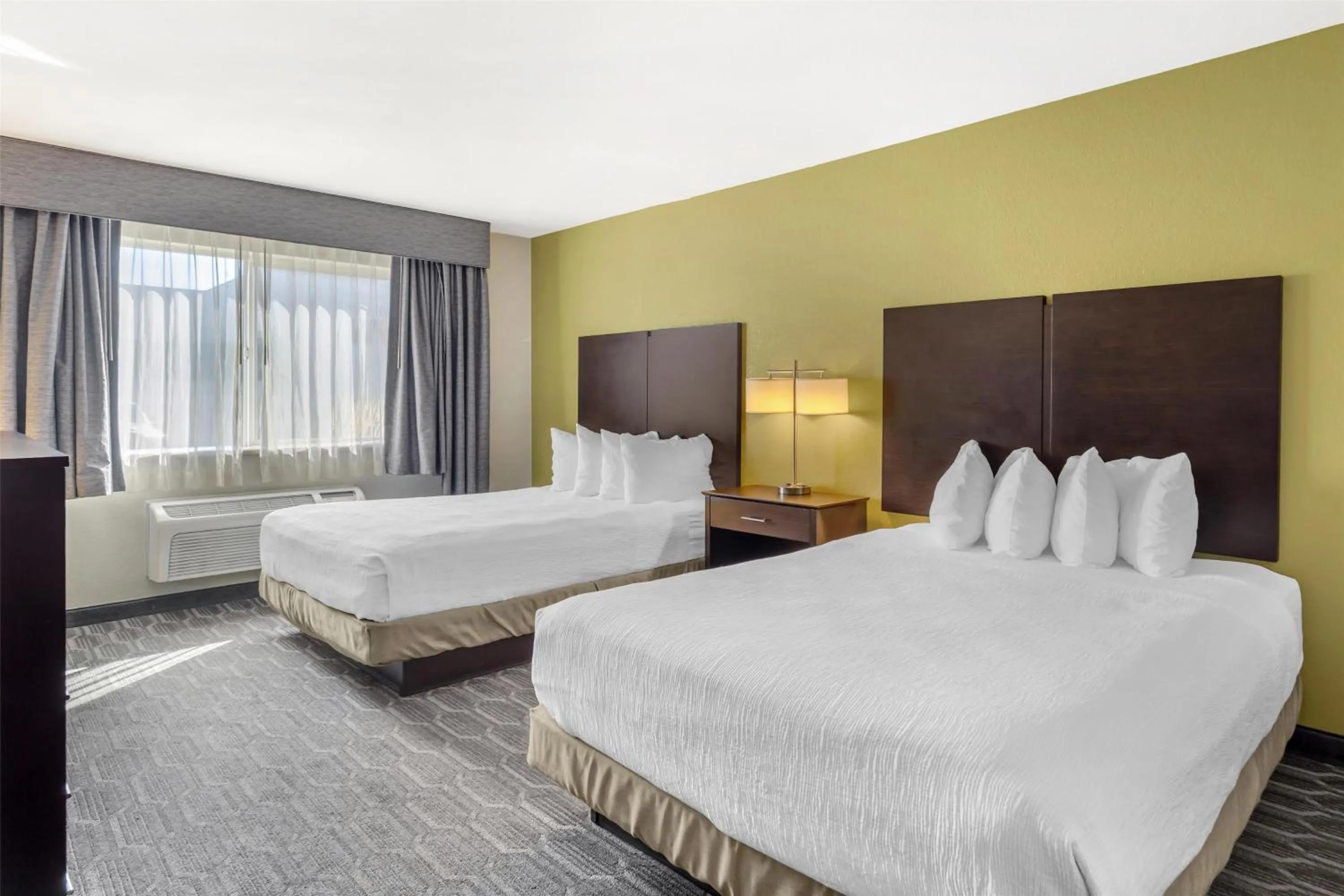 Bedroom, Bed in Best Western Plus Wenatchee Downtown Hotel