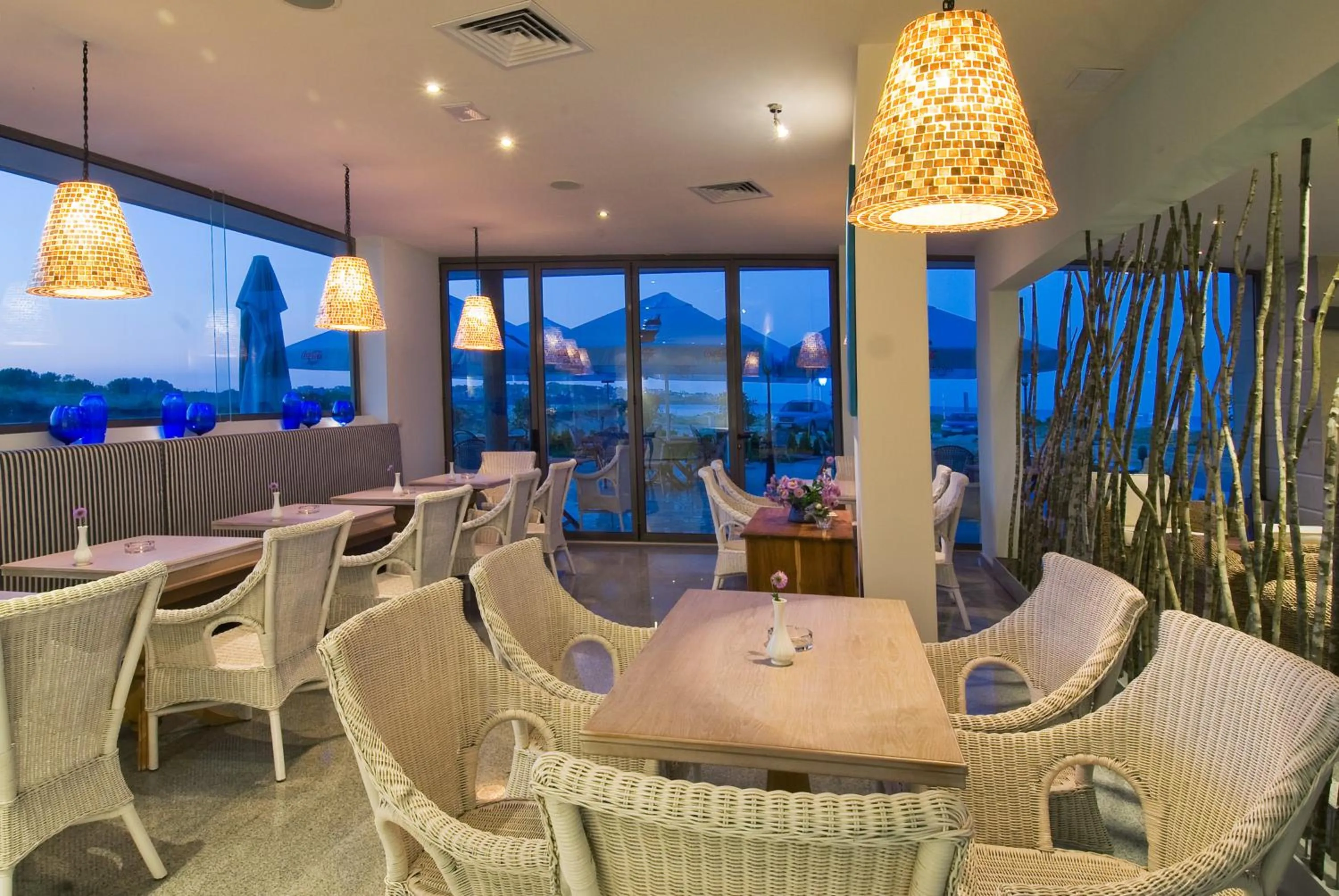 Restaurant/places to eat in South Pearl