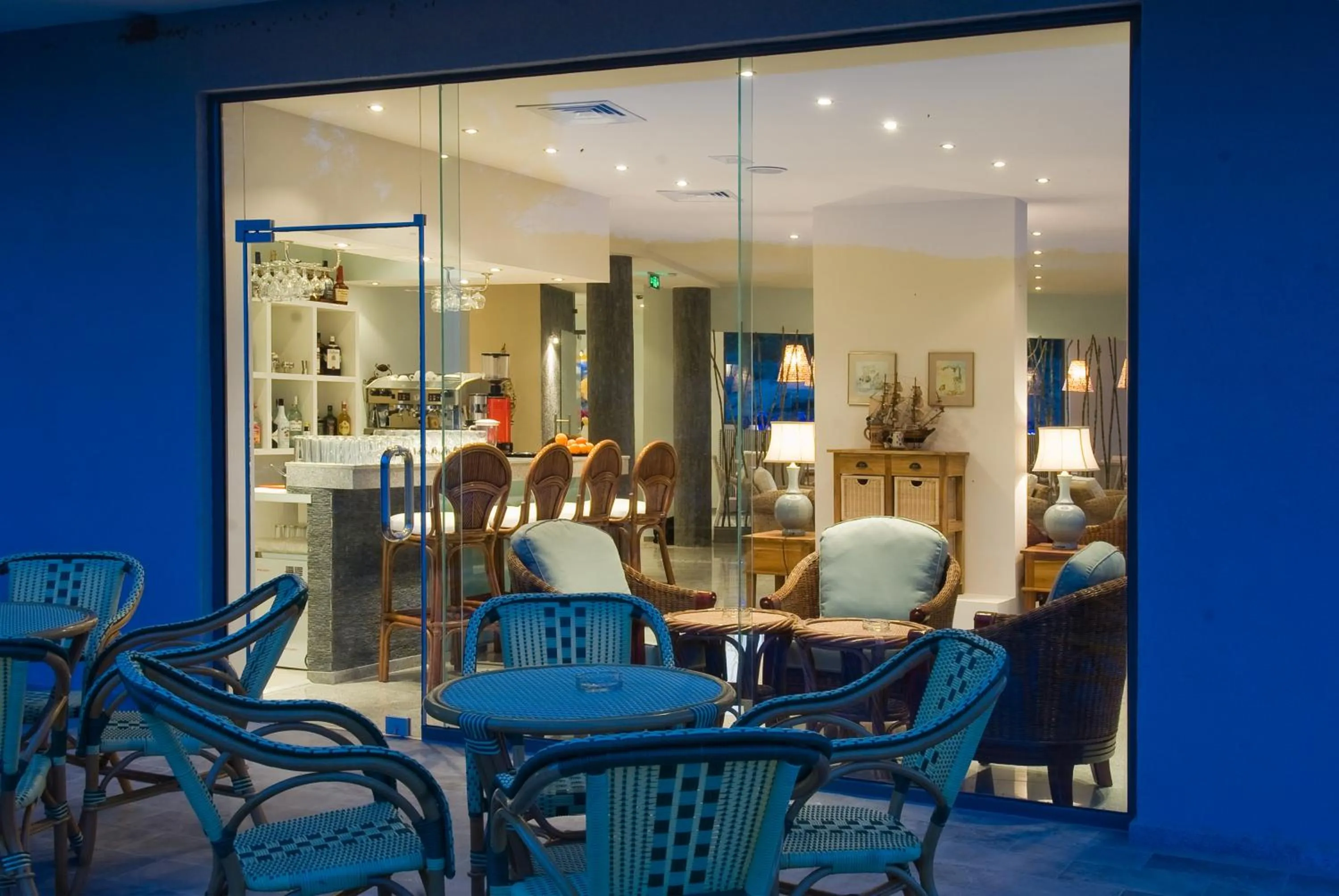 Restaurant/places to eat in South Pearl