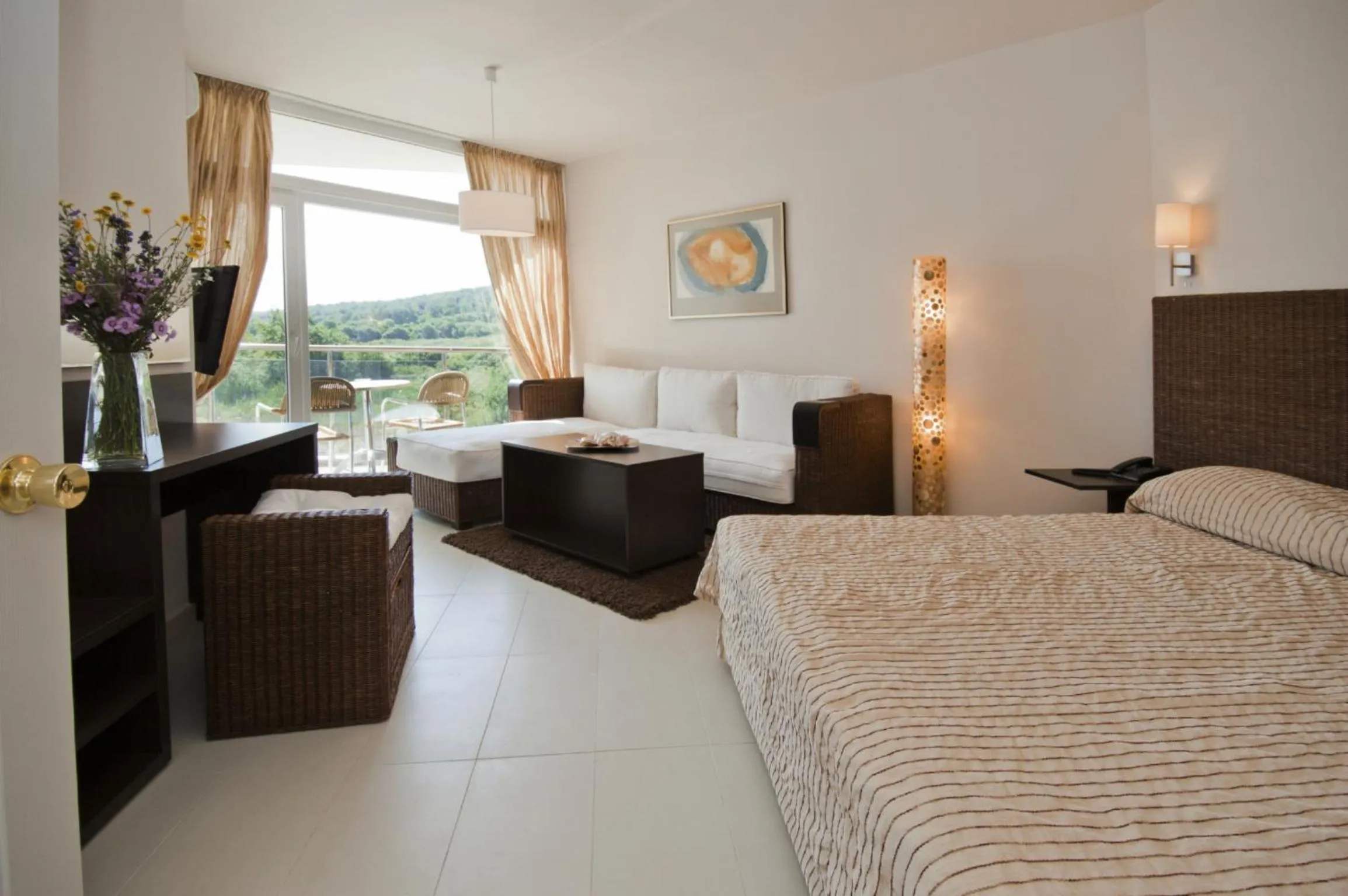 Living room, Bed in South Pearl