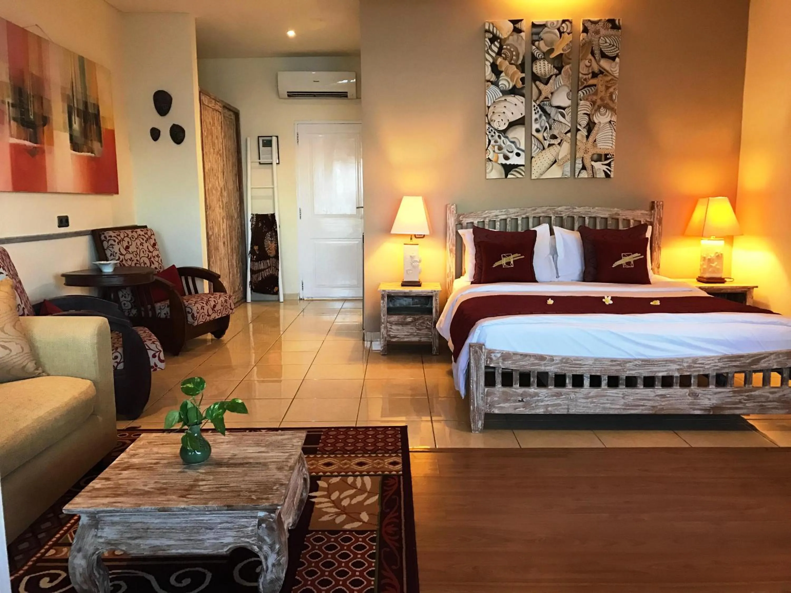 Photo of the whole room, Bed in Tauch Terminal Resort Tulamben & Spa