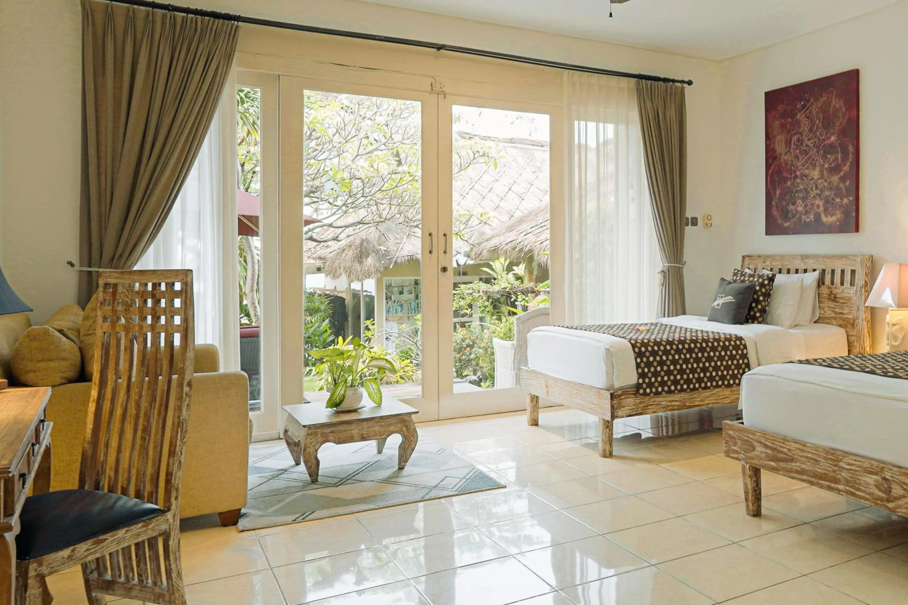 Photo of the whole room in Tauch Terminal Resort Tulamben & Spa