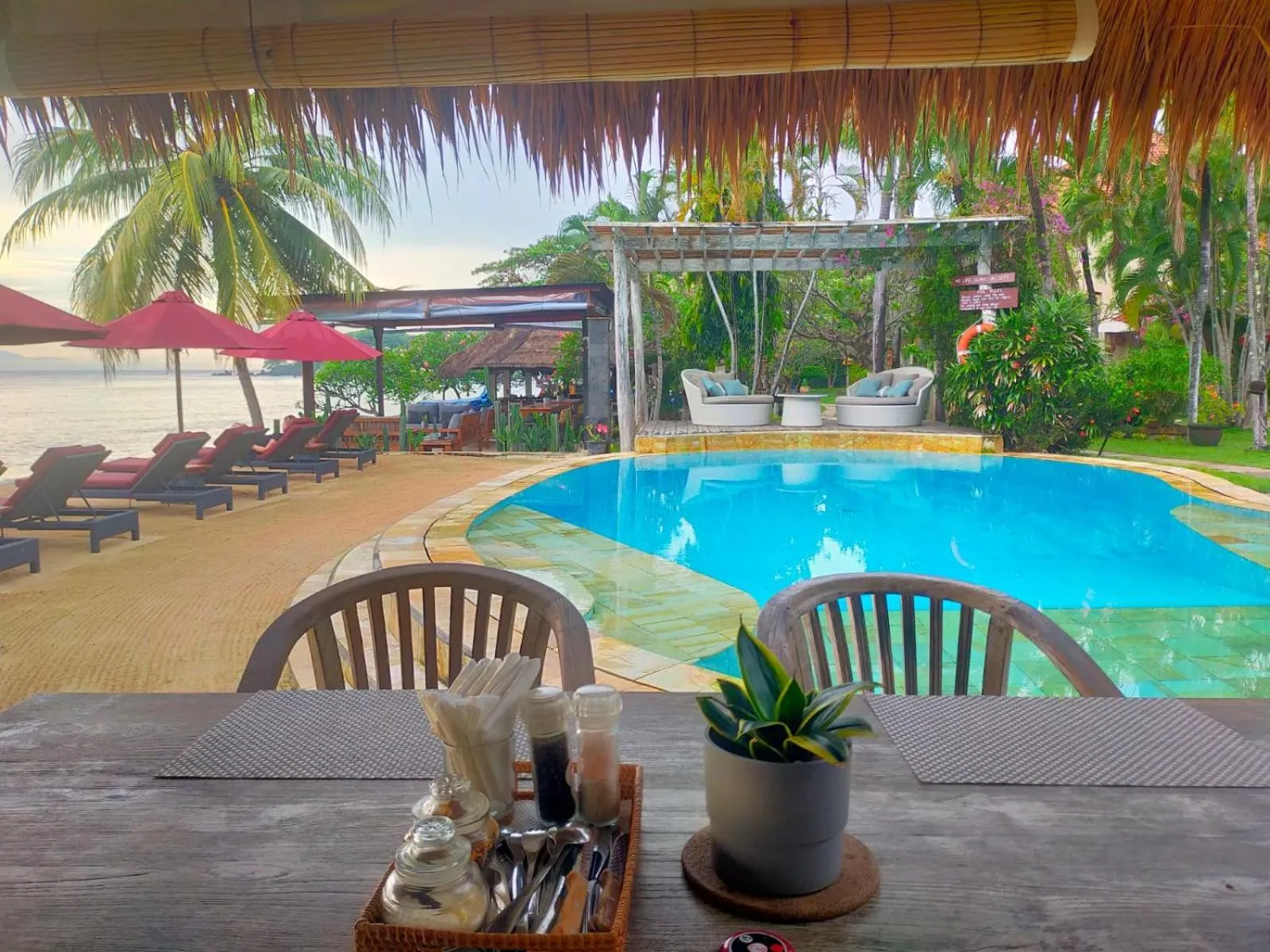 Restaurant/places to eat in Tauch Terminal Resort Tulamben & Spa