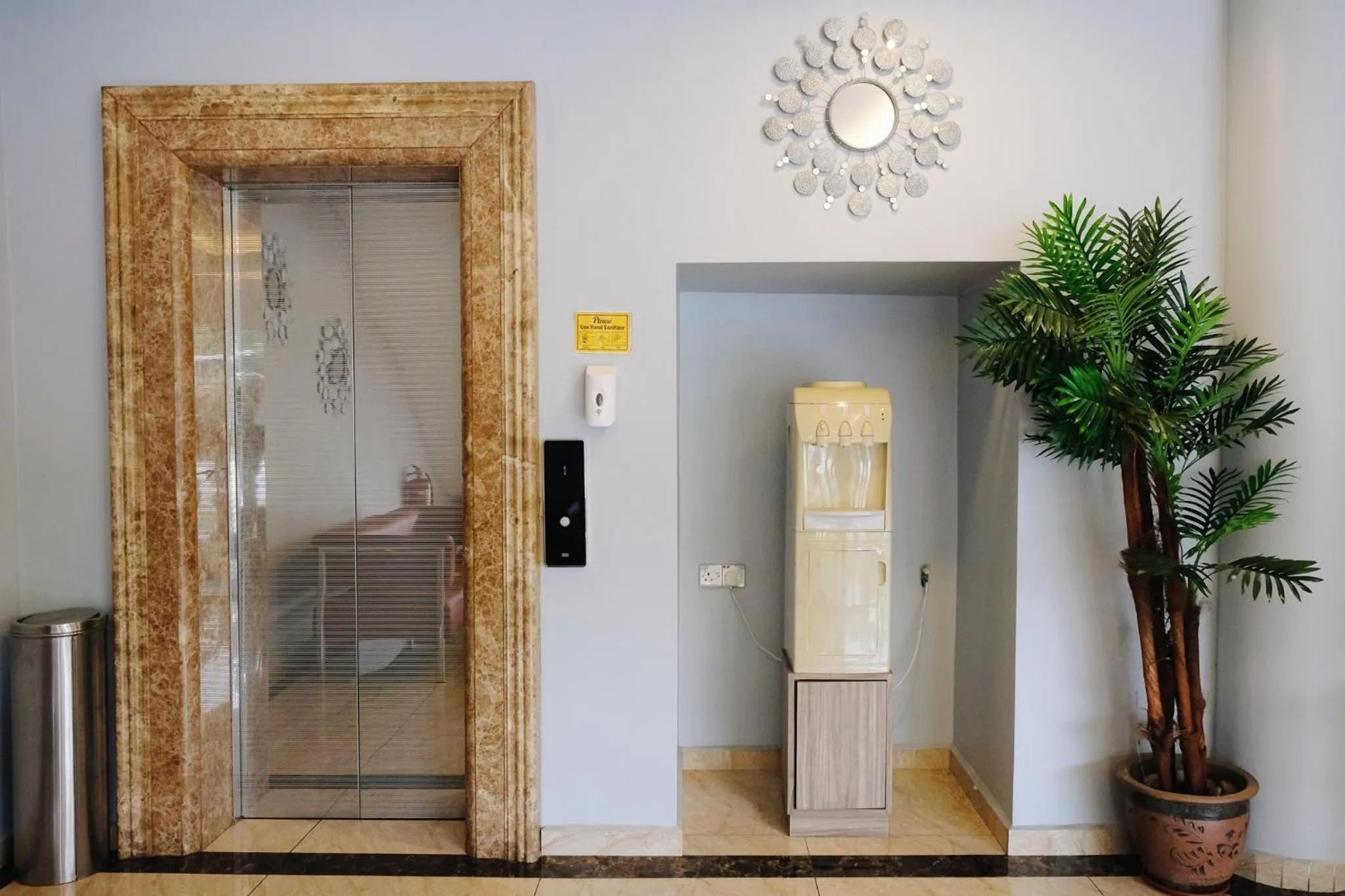 elevator in Era Plus Hotel