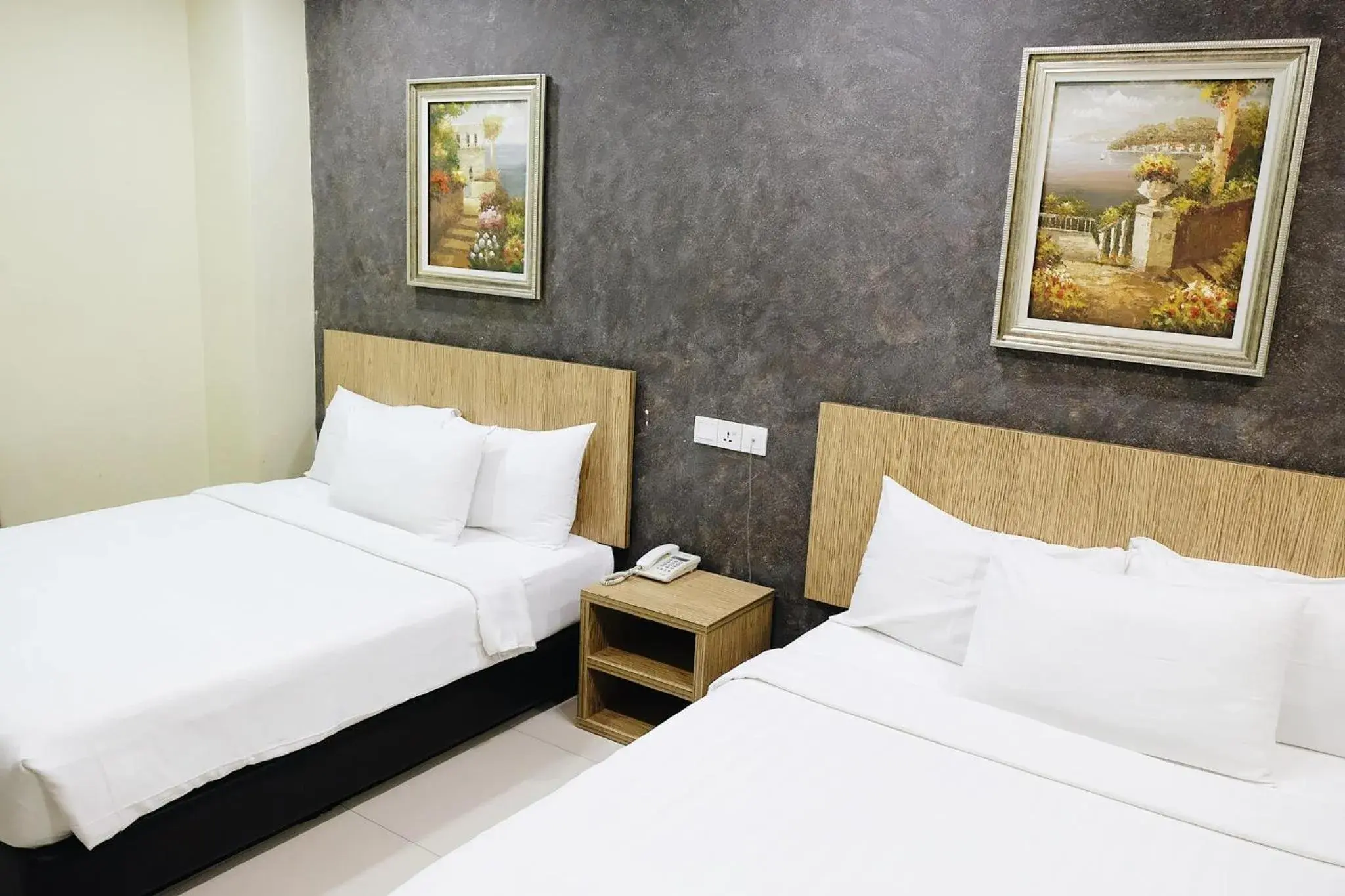 Quadruple Room in Era Plus Hotel Quadruple Room in Era Plus Hotel