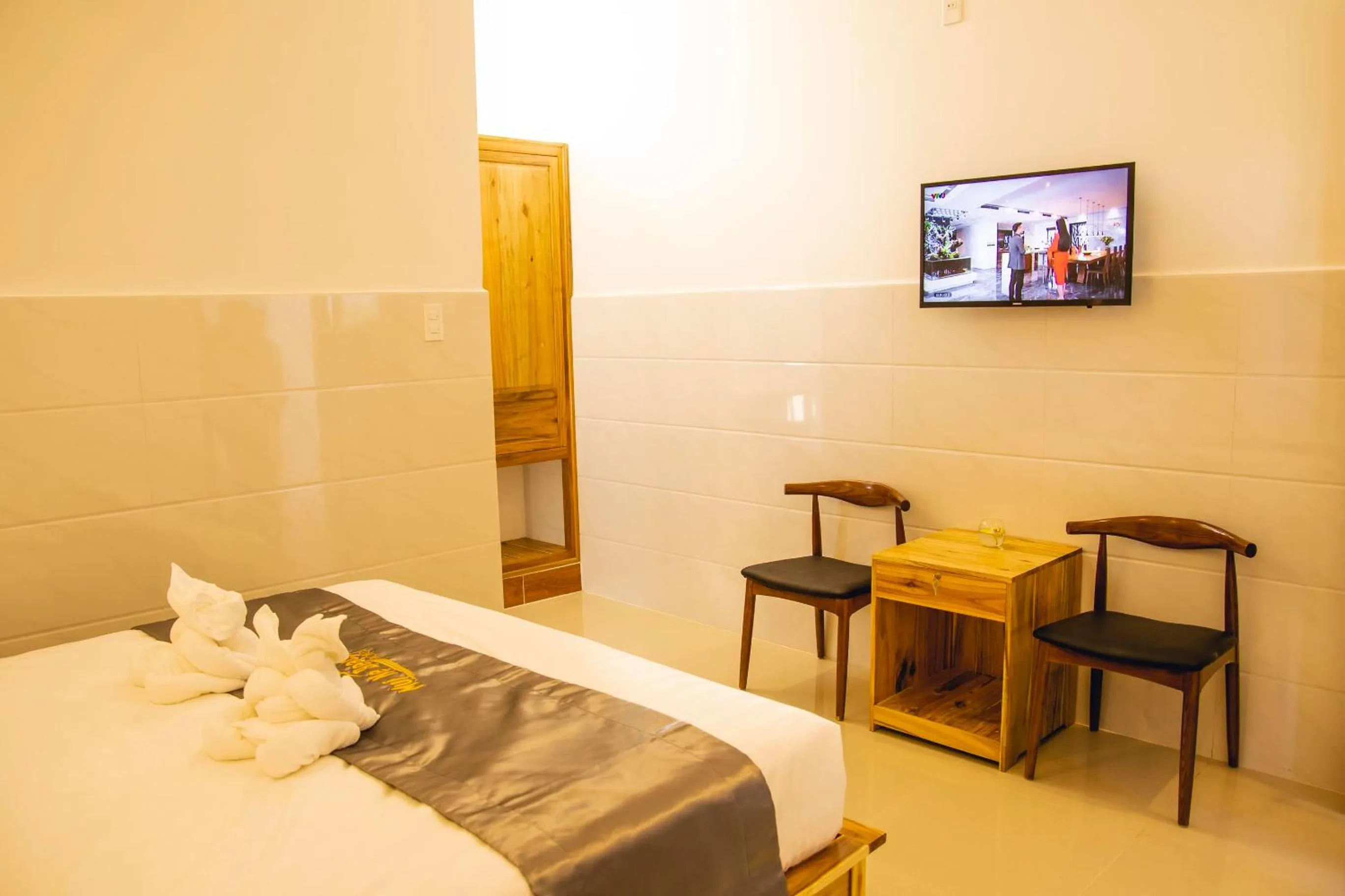 Bed in Mui Ne Beach Hotel