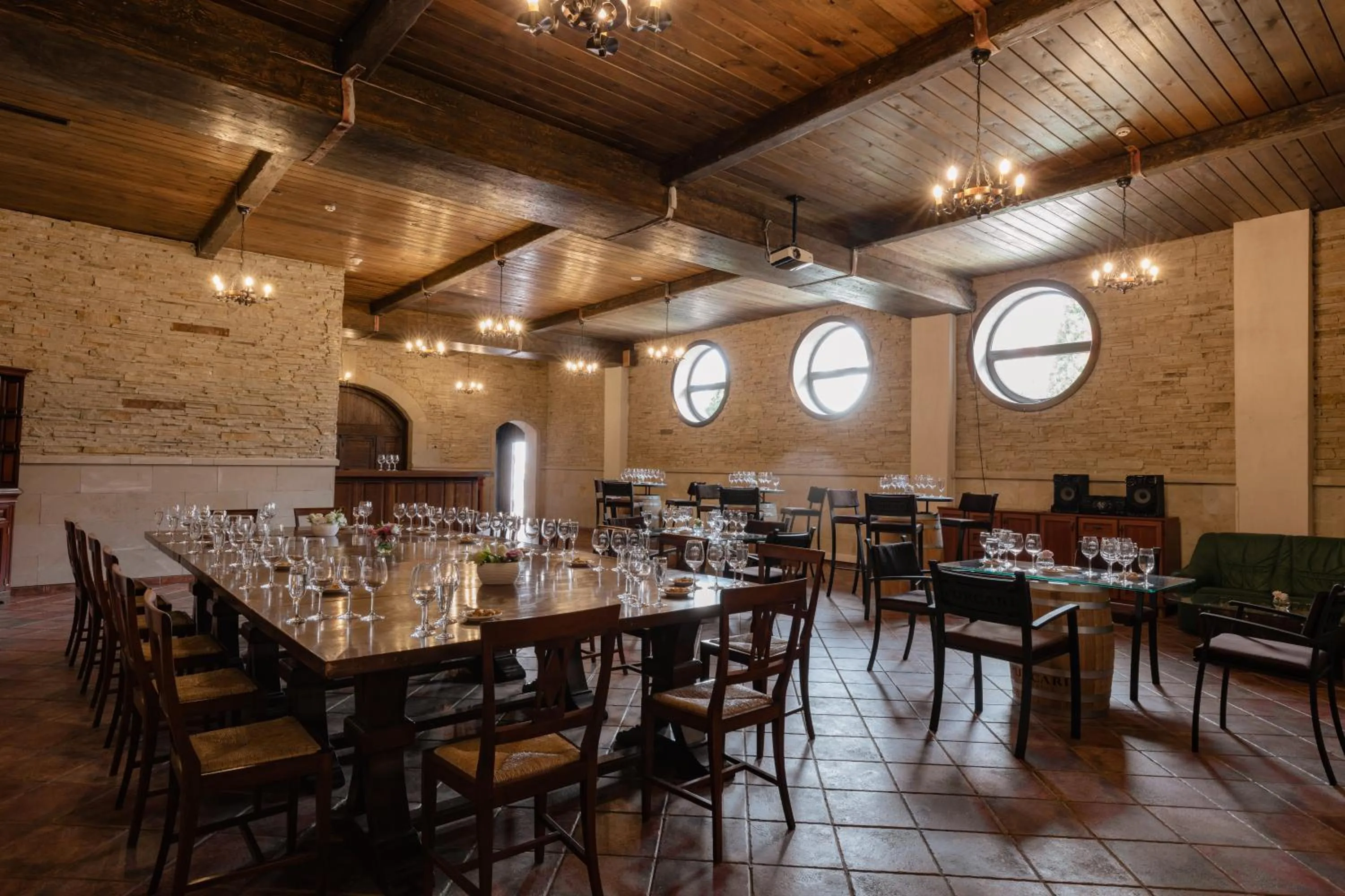 Restaurant/places to eat in Chateau Purcari