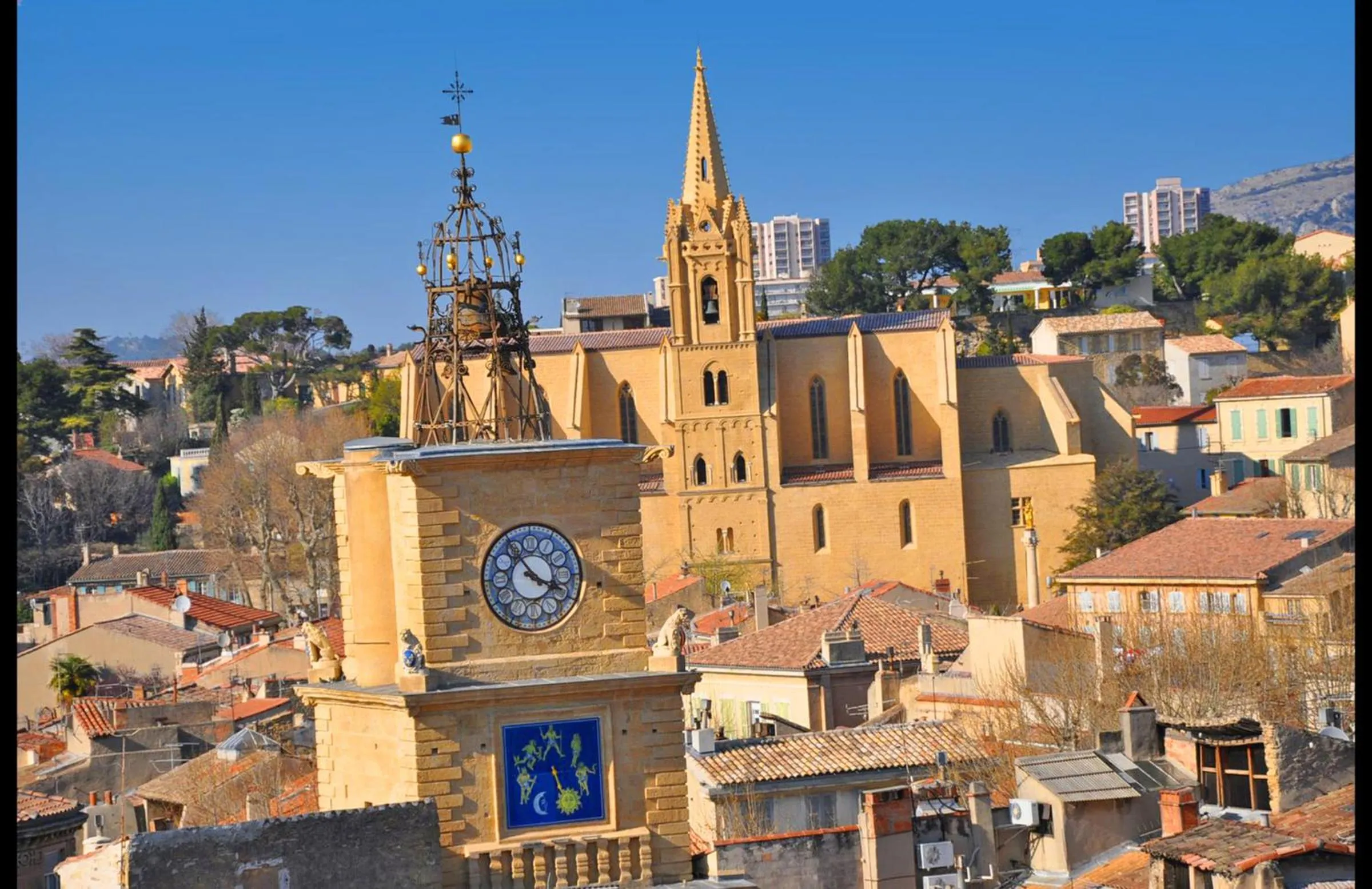 Nearby landmark in Hôtel Select