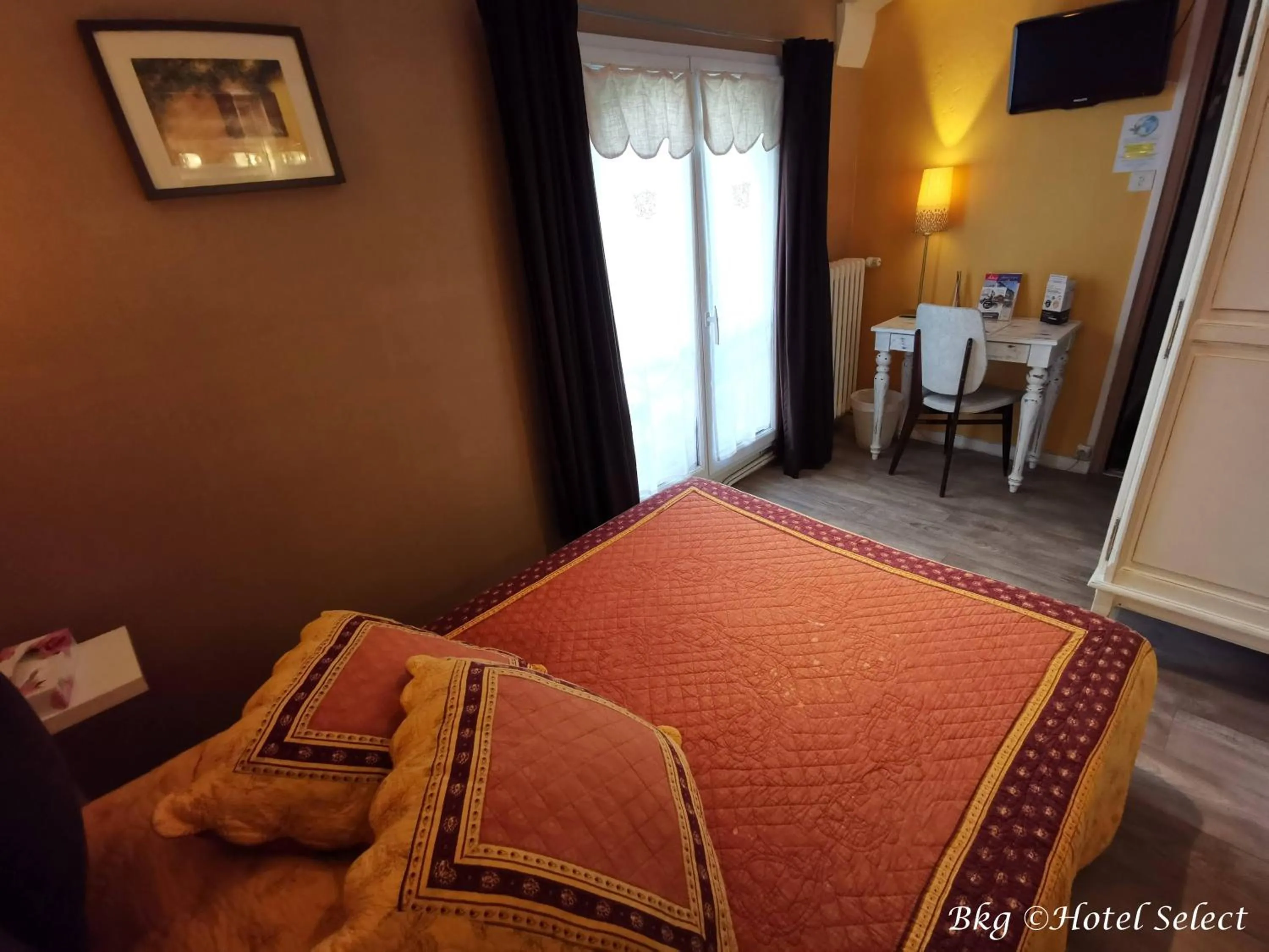 Bed in Hôtel Select