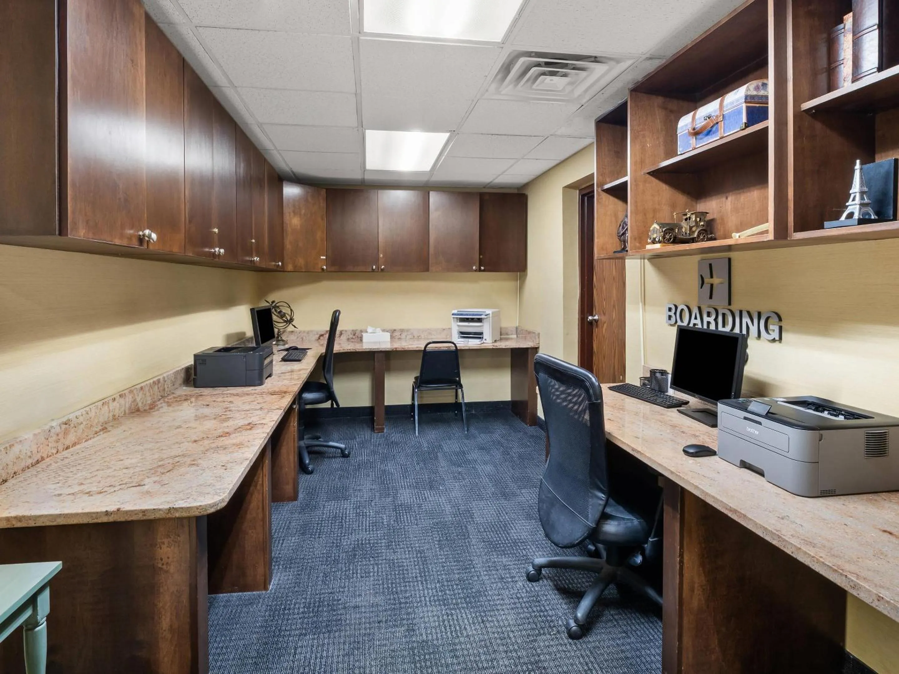 Business facilities in Comfort Inn Metro Airport