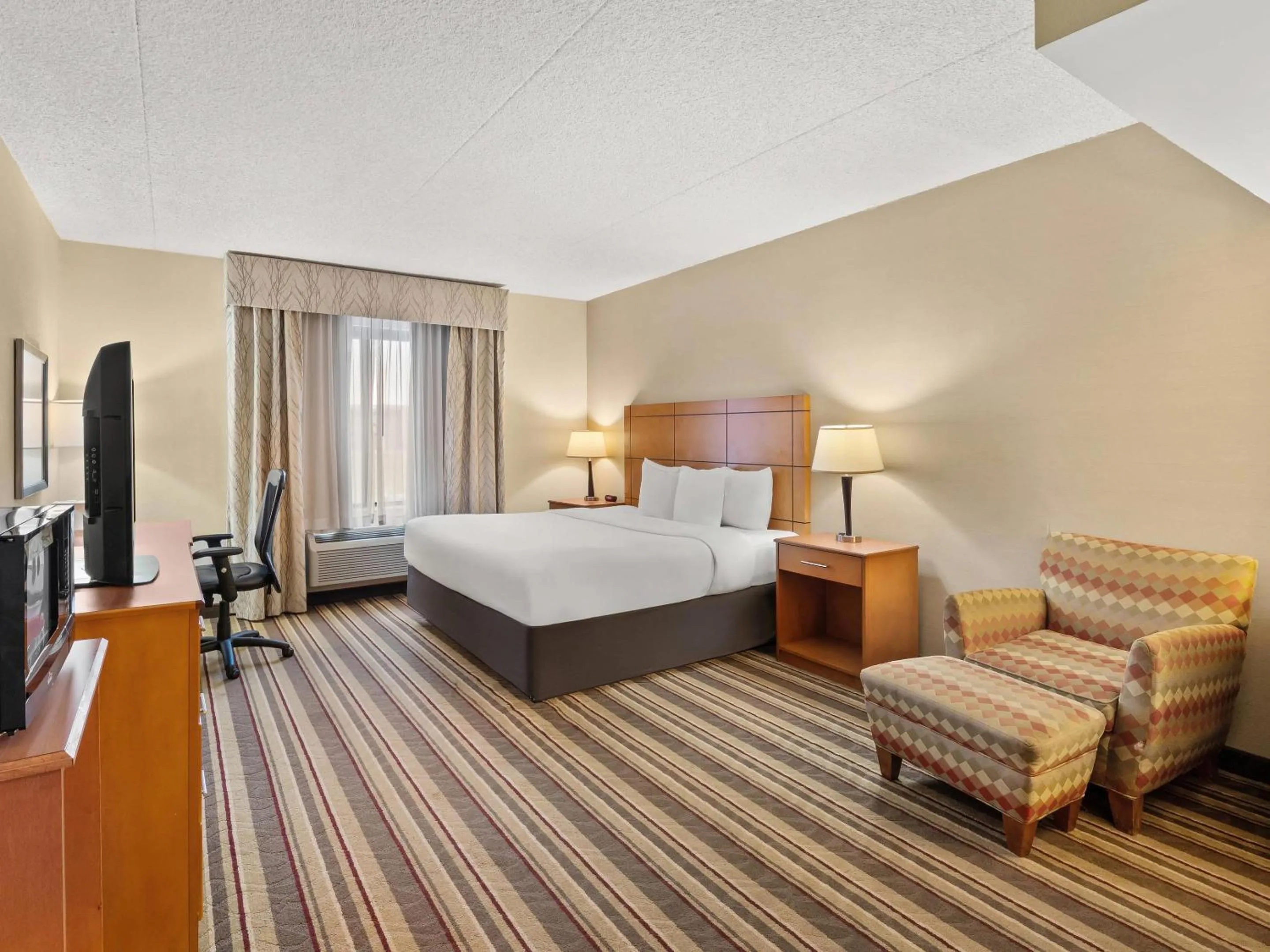 Bedroom, Bed in Comfort Inn Metro Airport