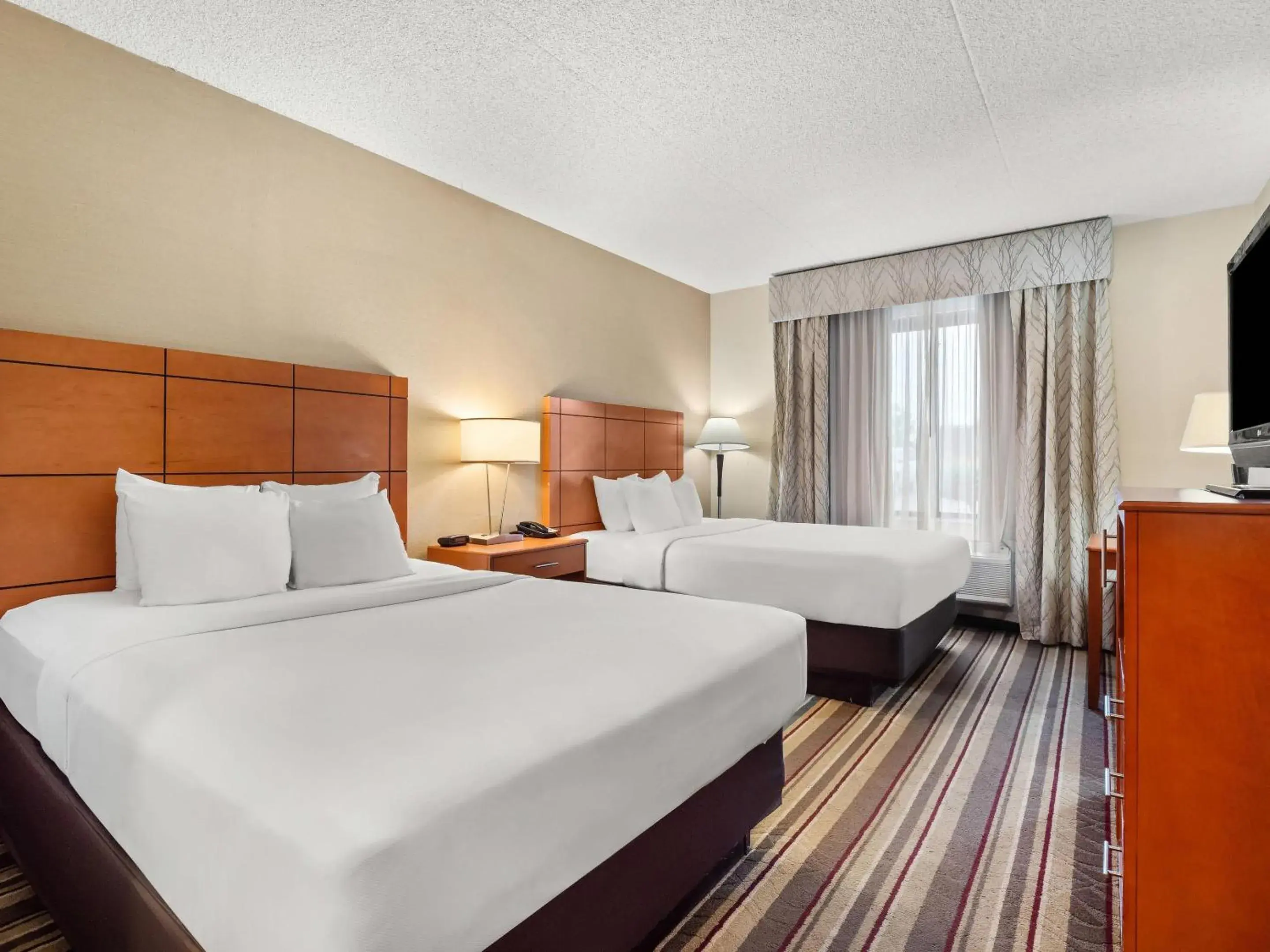 Bedroom, Bed in Comfort Inn Metro Airport Bedroom, Bed in Comfort Inn Metro Airport