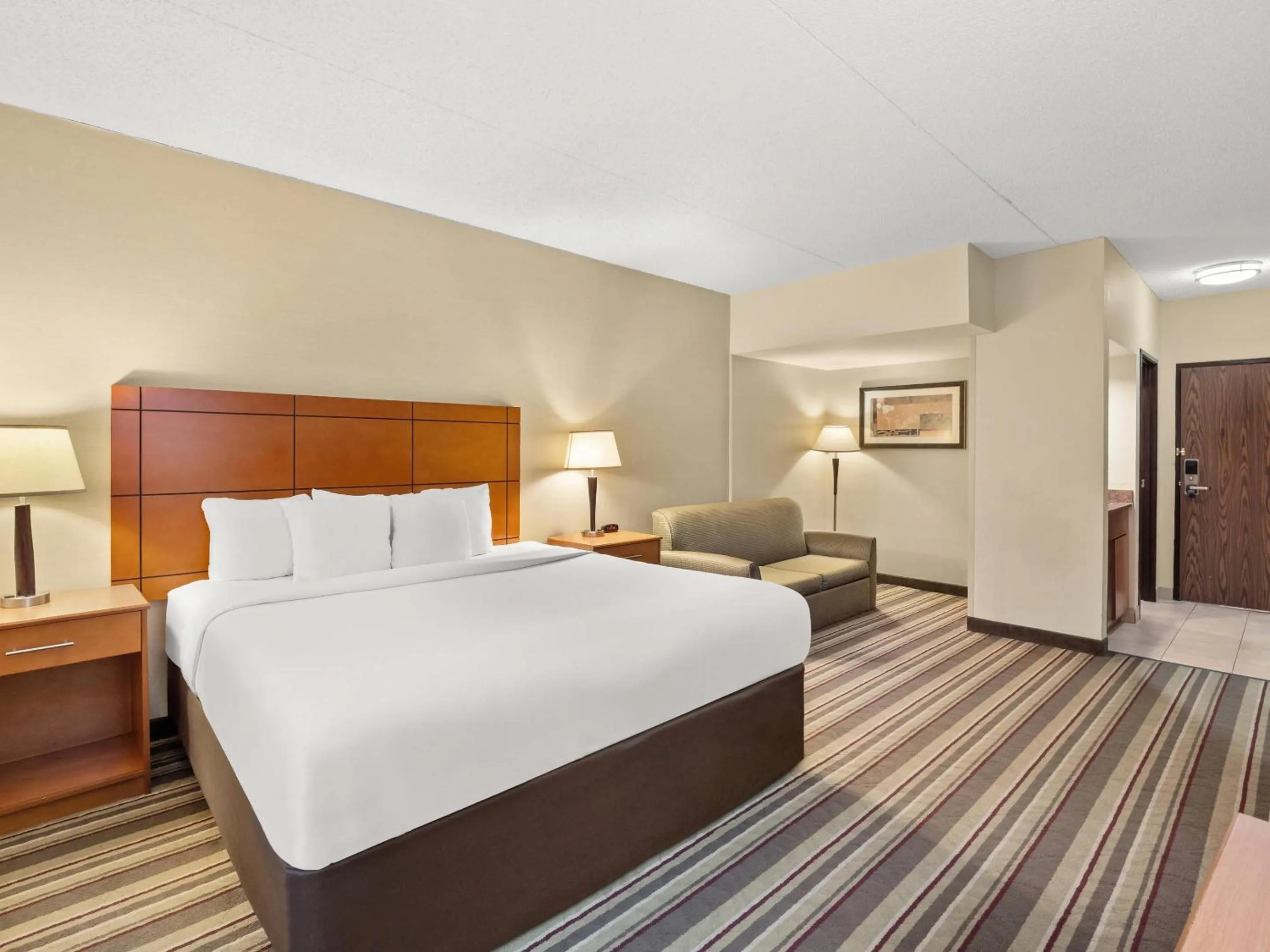 Bedroom, Bed in Comfort Inn Metro Airport