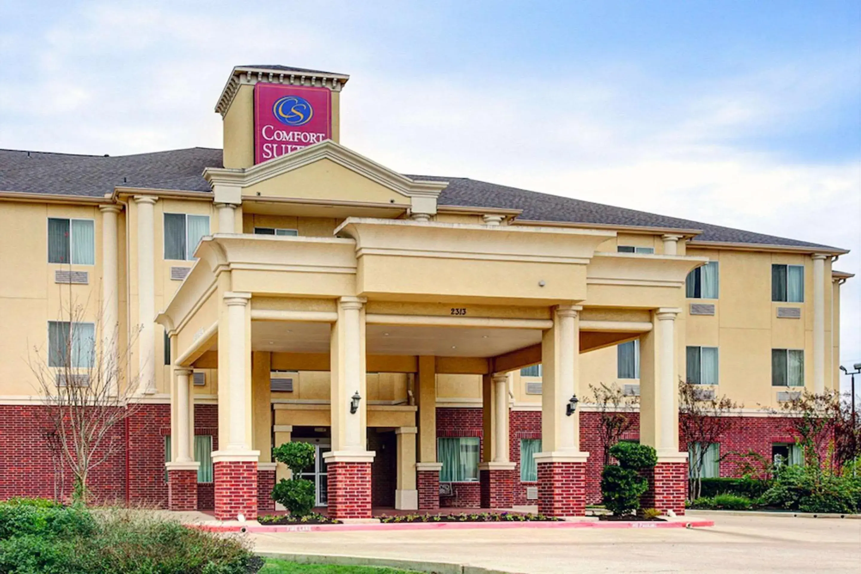 Property building in Comfort Suites Texas Ave Property building in Comfort Suites Texas Ave
