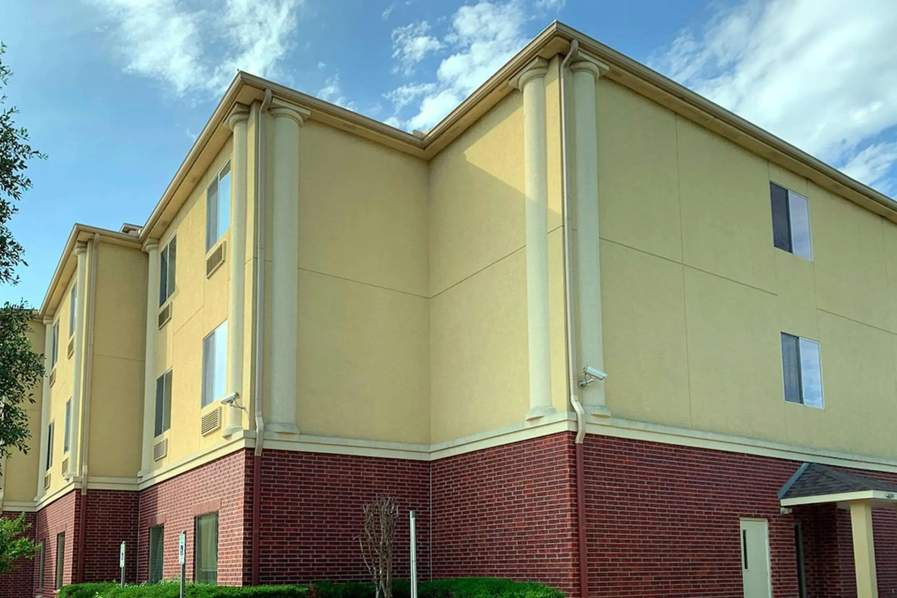 Property building in Comfort Suites Texas Ave Property building in Comfort Suites Texas Ave