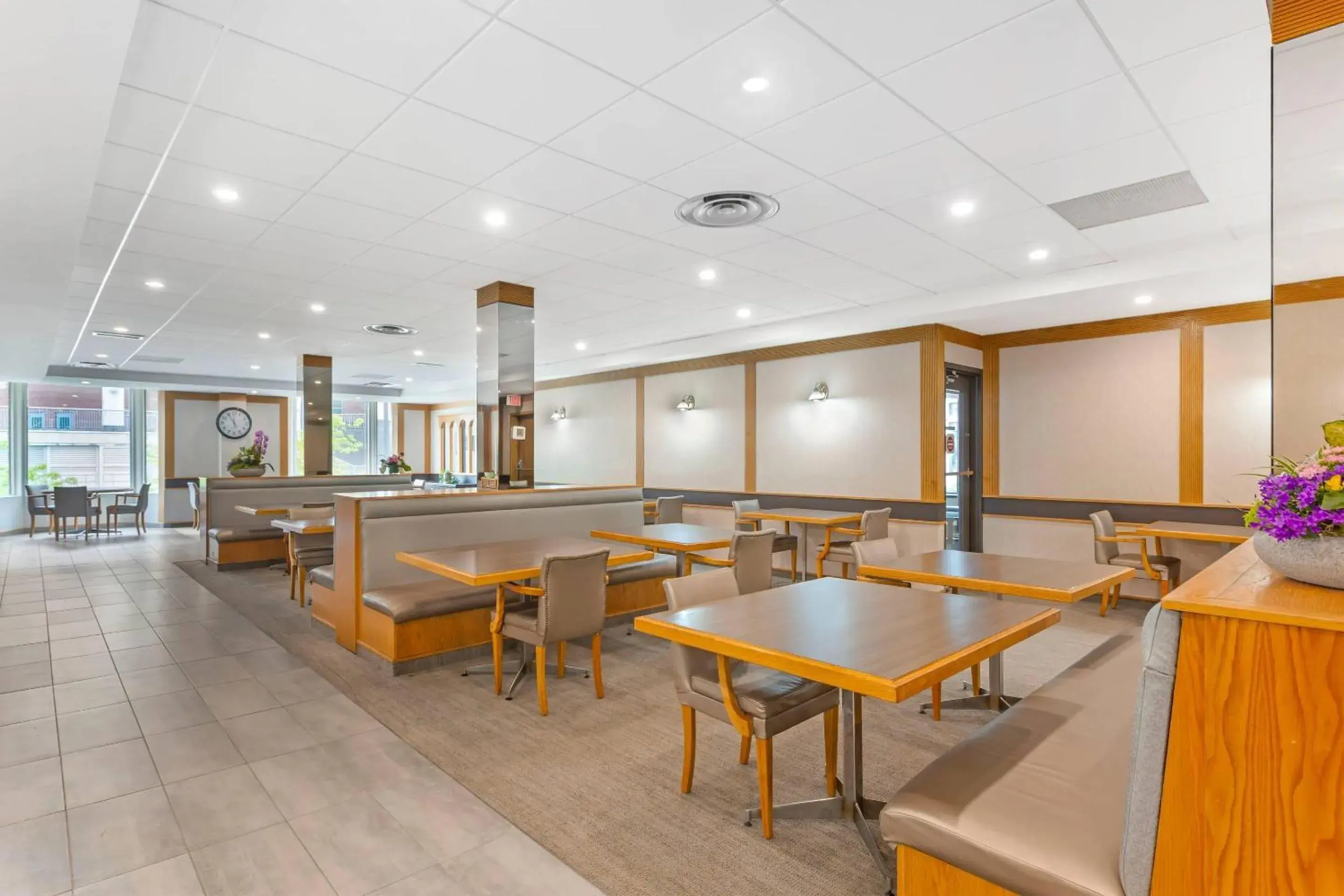 Breakfast in Quality Hotel Fallsview Cascade Breakfast in Quality Hotel Fallsview Cascade