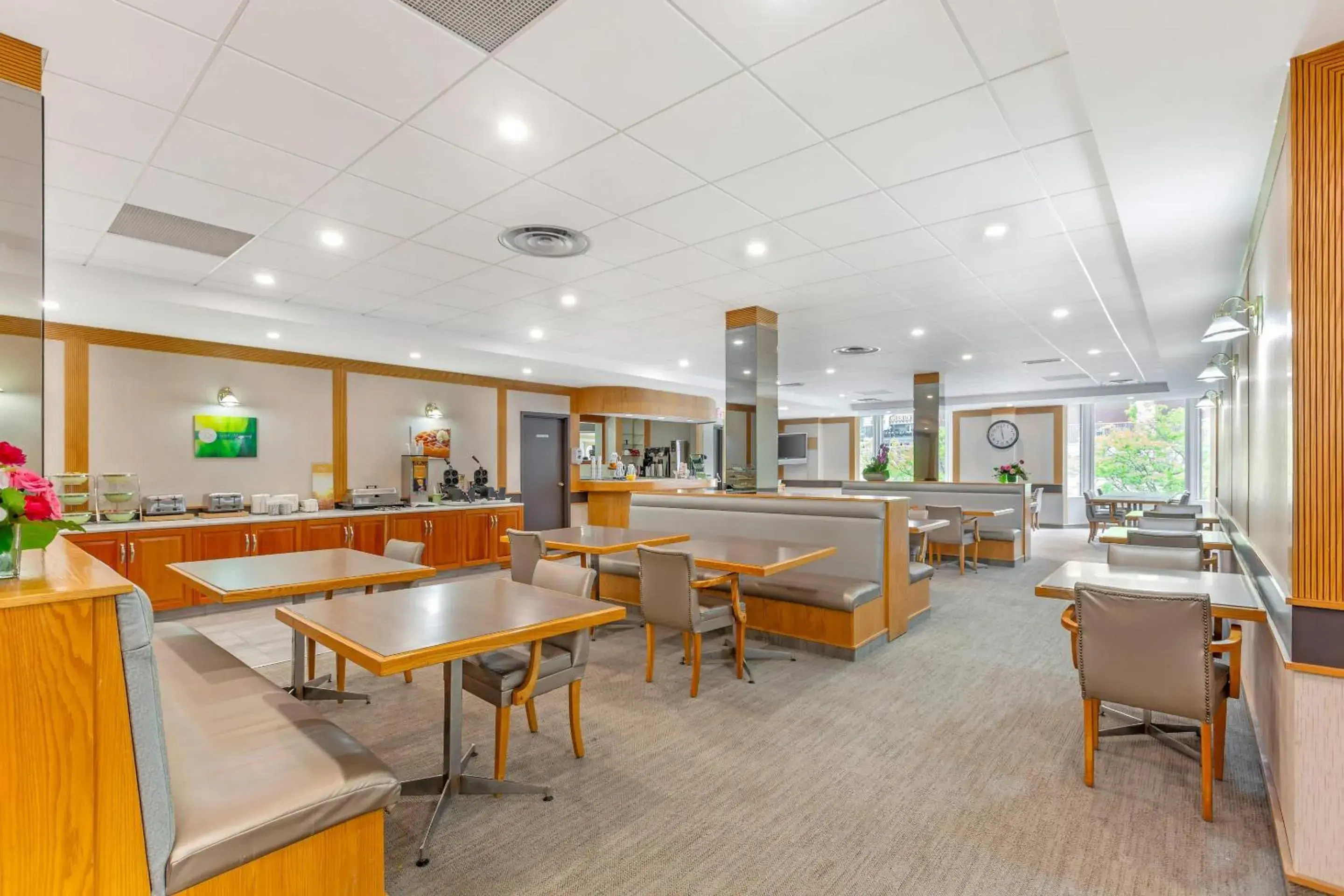 Breakfast in Quality Hotel Fallsview Cascade Breakfast in Quality Hotel Fallsview Cascade