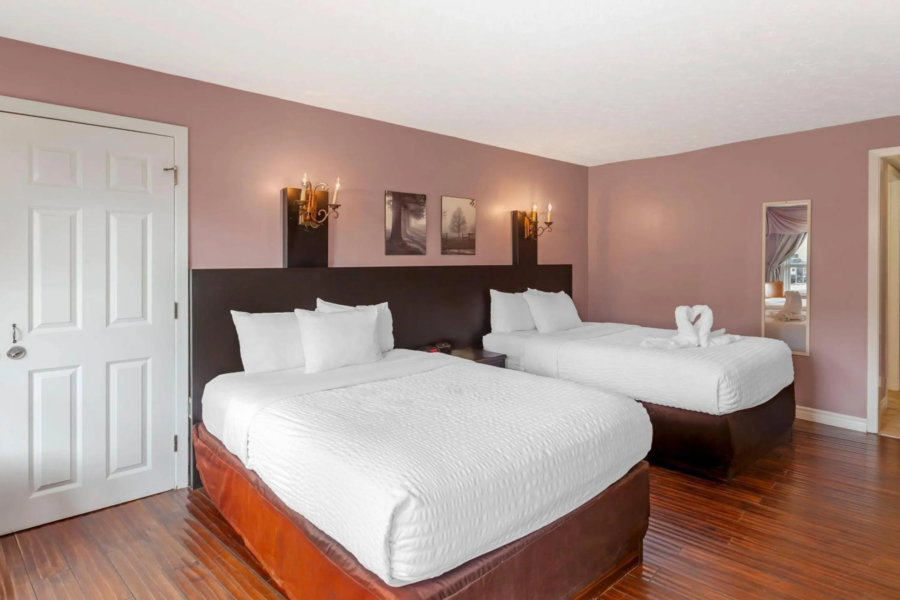 Bedroom, Bed in Quality Hotel Fallsview Cascade