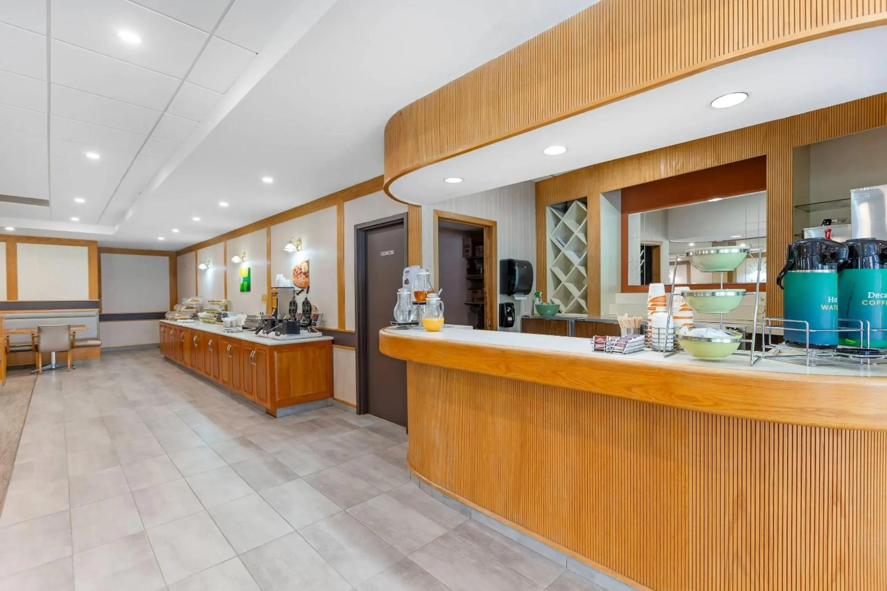 Breakfast in Quality Hotel Fallsview Cascade Breakfast in Quality Hotel Fallsview Cascade