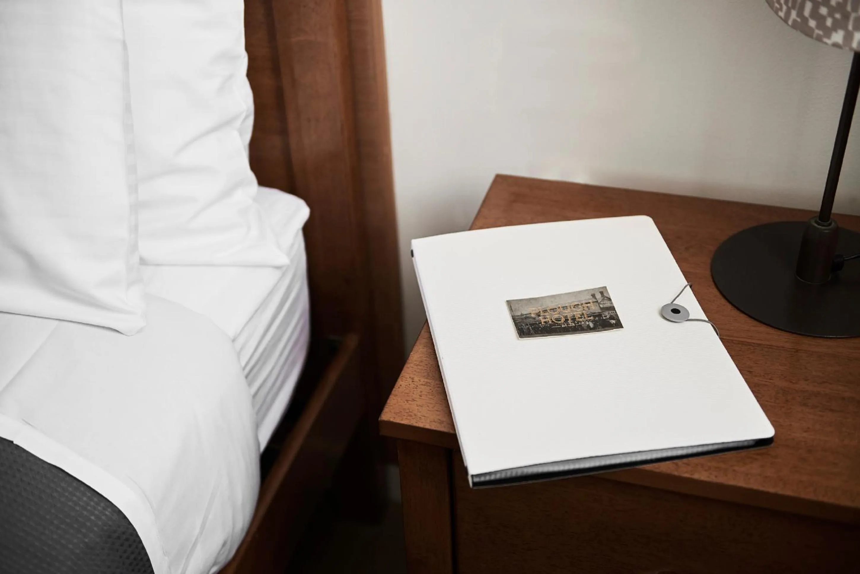 Area and facilities, Bed in Plough Hotel