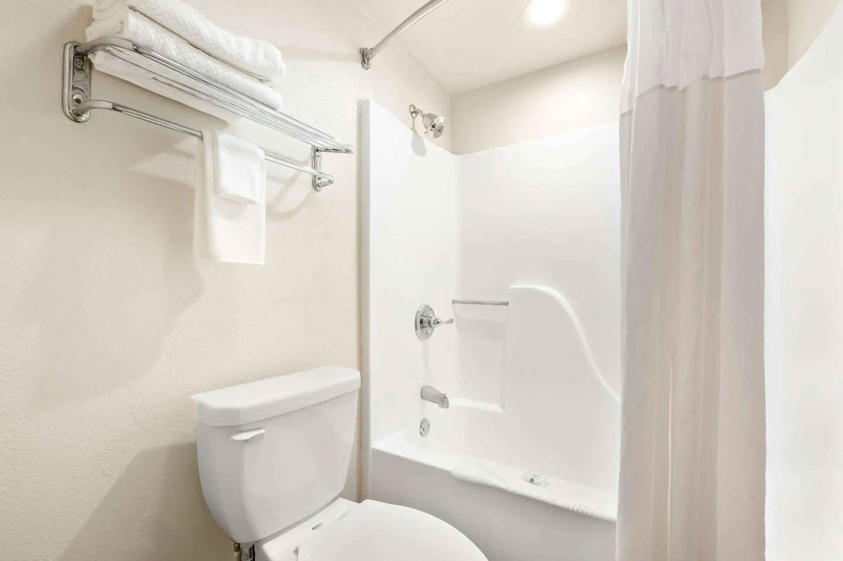 Bedroom in Quality Inn Pelham I-65 exit 246 Bedroom in Quality Inn Pelham I-65 exit 246