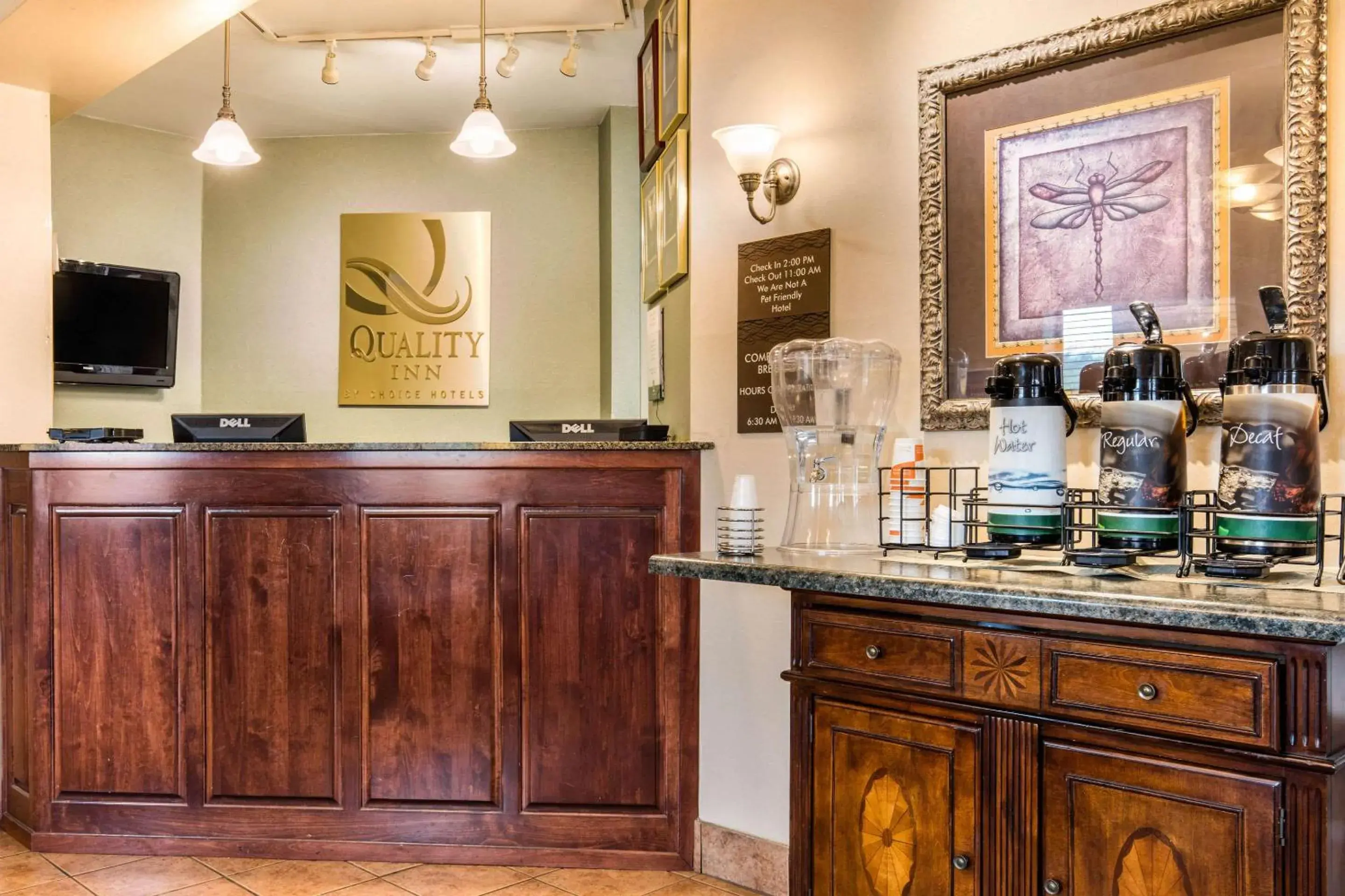 Lobby or reception in Quality Inn Pelham I-65 exit 246 Lobby or reception in Quality Inn Pelham I-65 exit 246