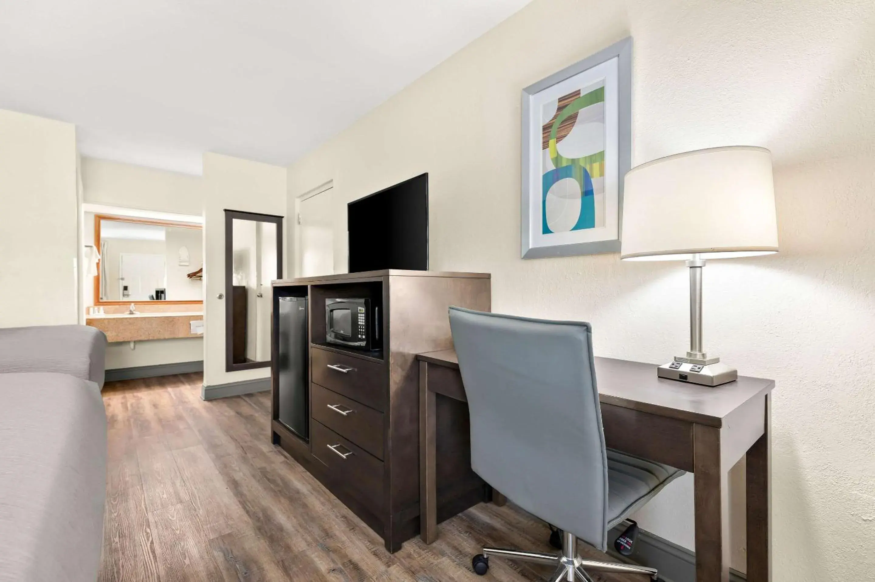 Bedroom in Quality Inn Pelham I-65 exit 246 Bedroom in Quality Inn Pelham I-65 exit 246