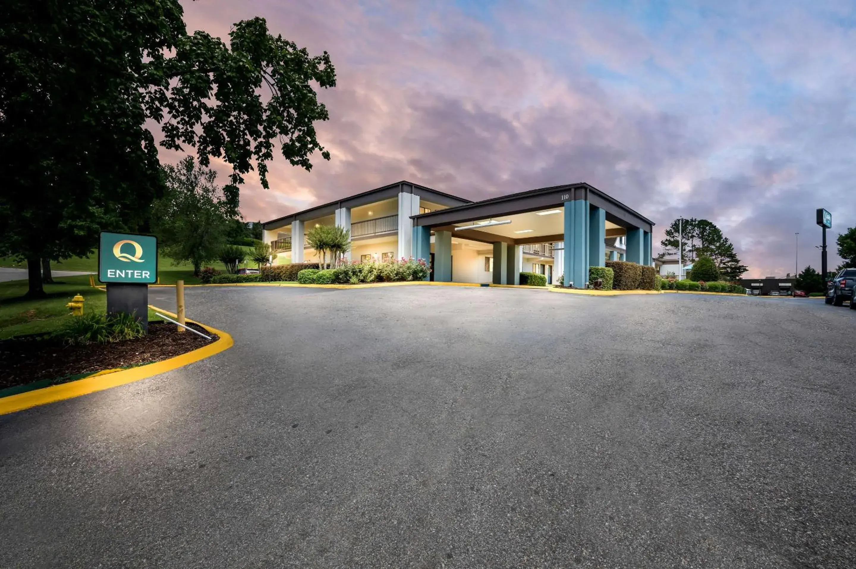 Property building in Quality Inn Pelham I-65 exit 246 Property building in Quality Inn Pelham I-65 exit 246