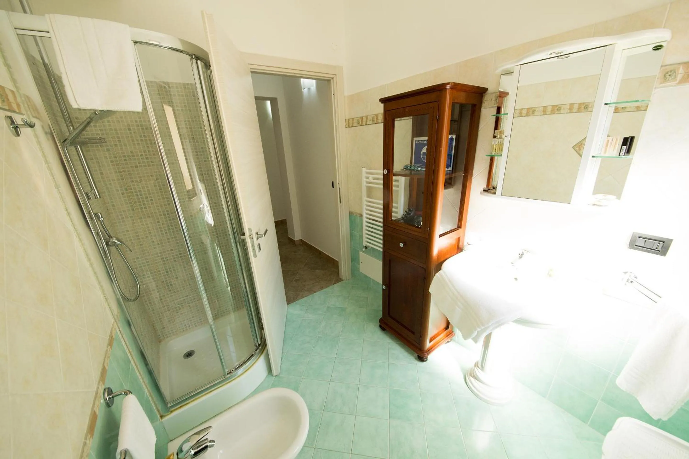 Bathroom, Bed in Sicilia Case Vacanze