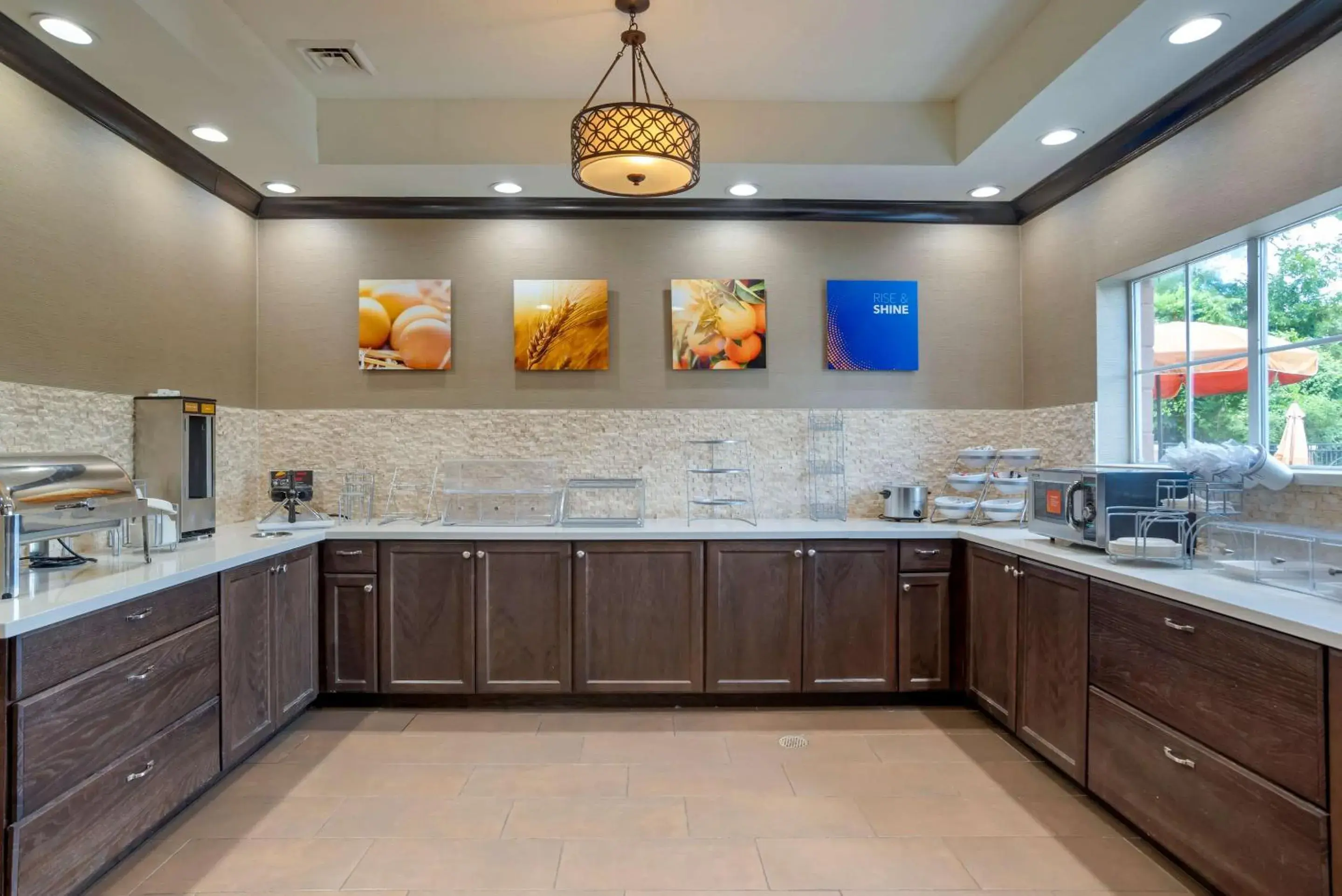 Breakfast in Comfort Suites Alexandria North Breakfast in Comfort Suites Alexandria North