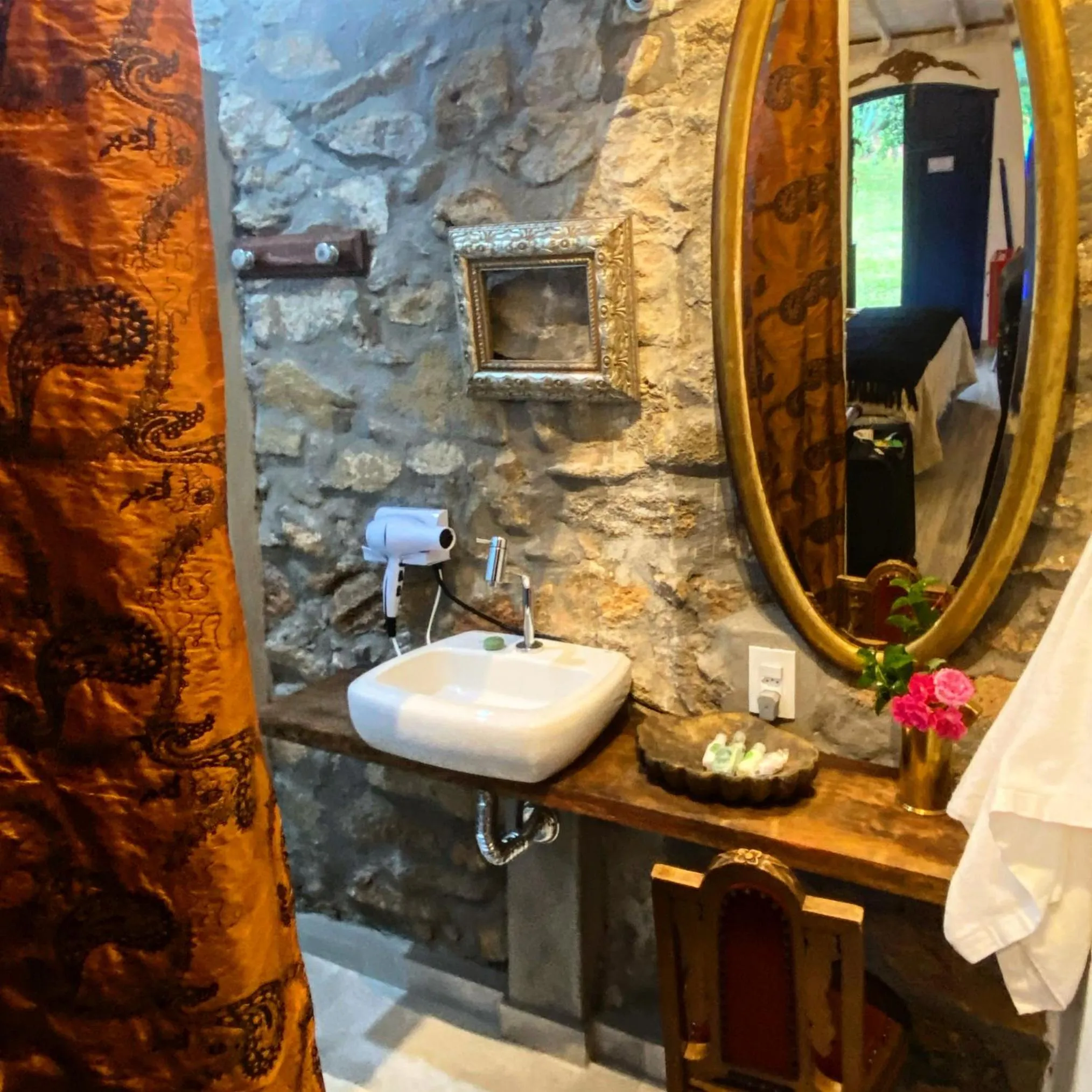 Toilet in Segredo da Serra Guest House