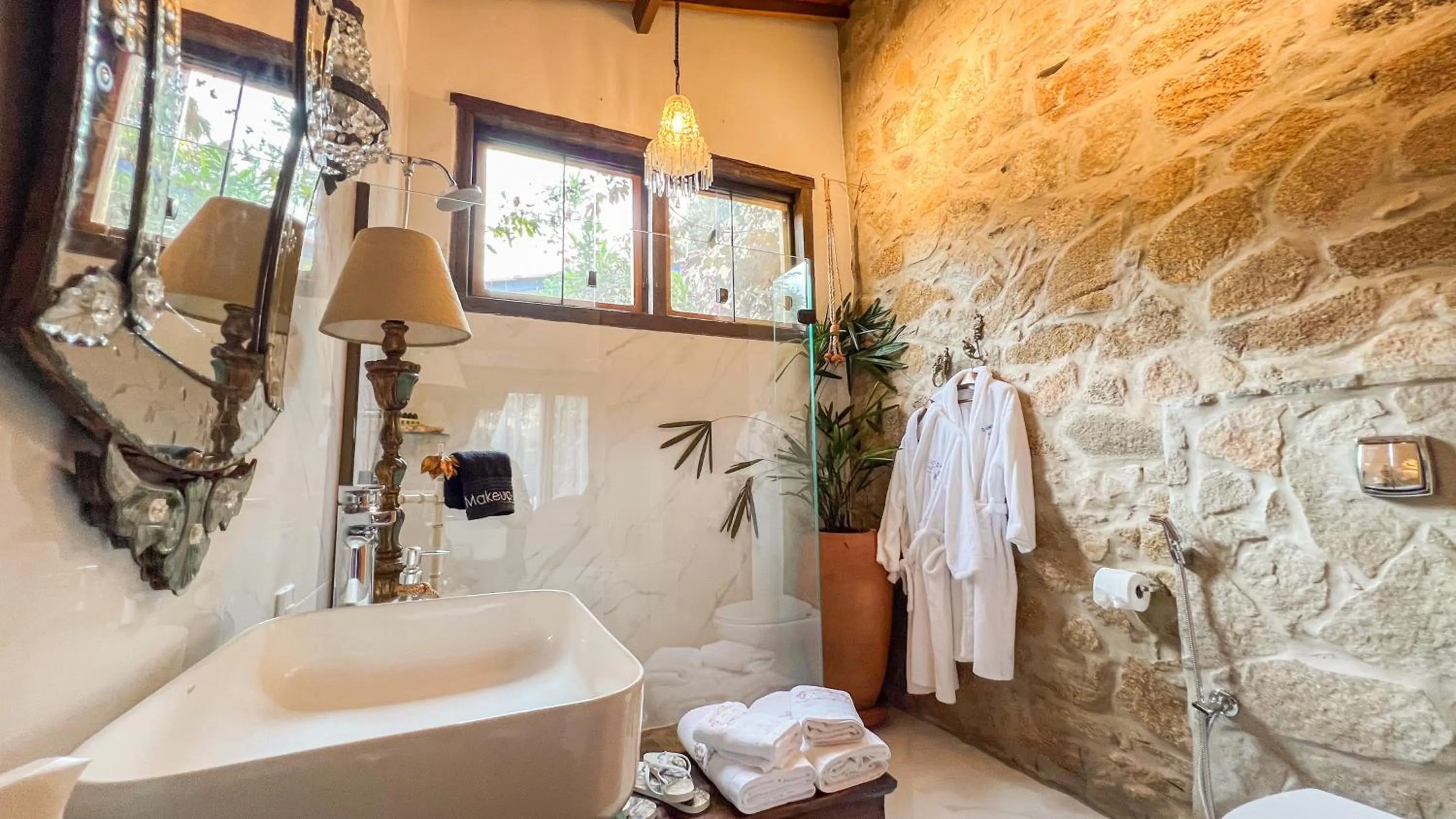 Shower in Segredo da Serra Guest House