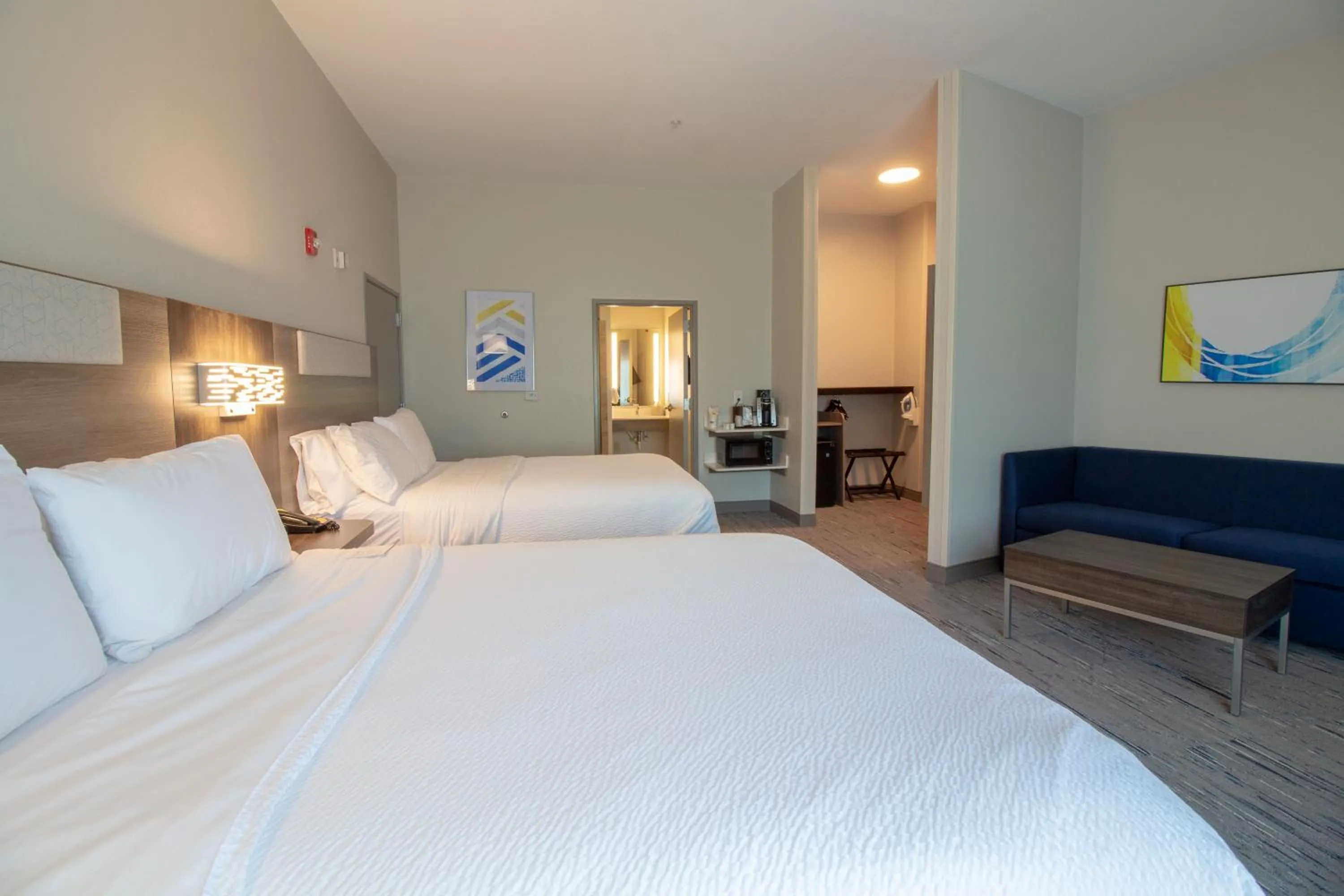 Bedroom, Bed in Holiday Inn Express Leland - Wilmington Area by IHG