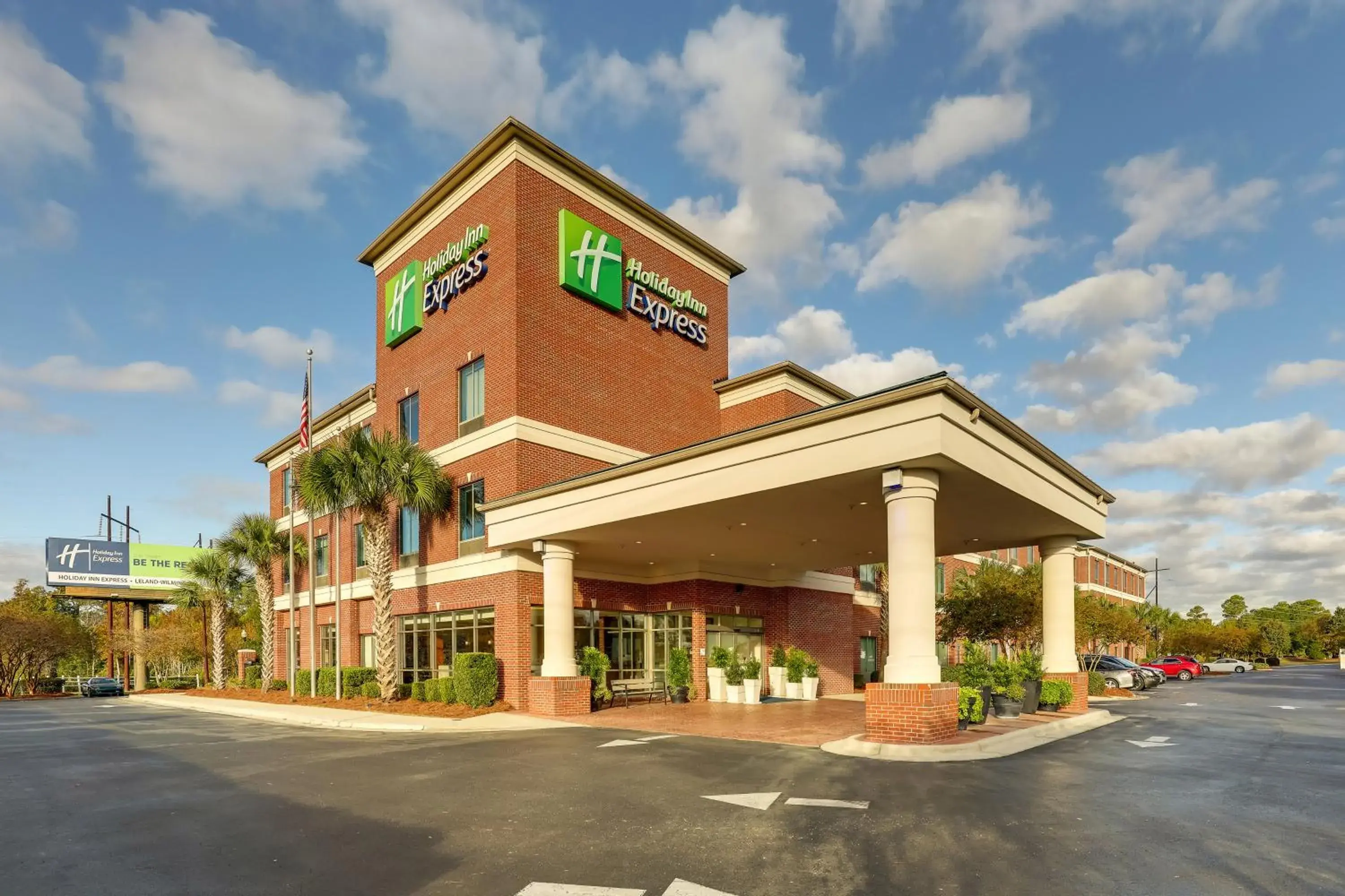 Property building in Holiday Inn Express Leland - Wilmington Area by IHG Property building in Holiday Inn Express Leland - Wilmington Area by IHG