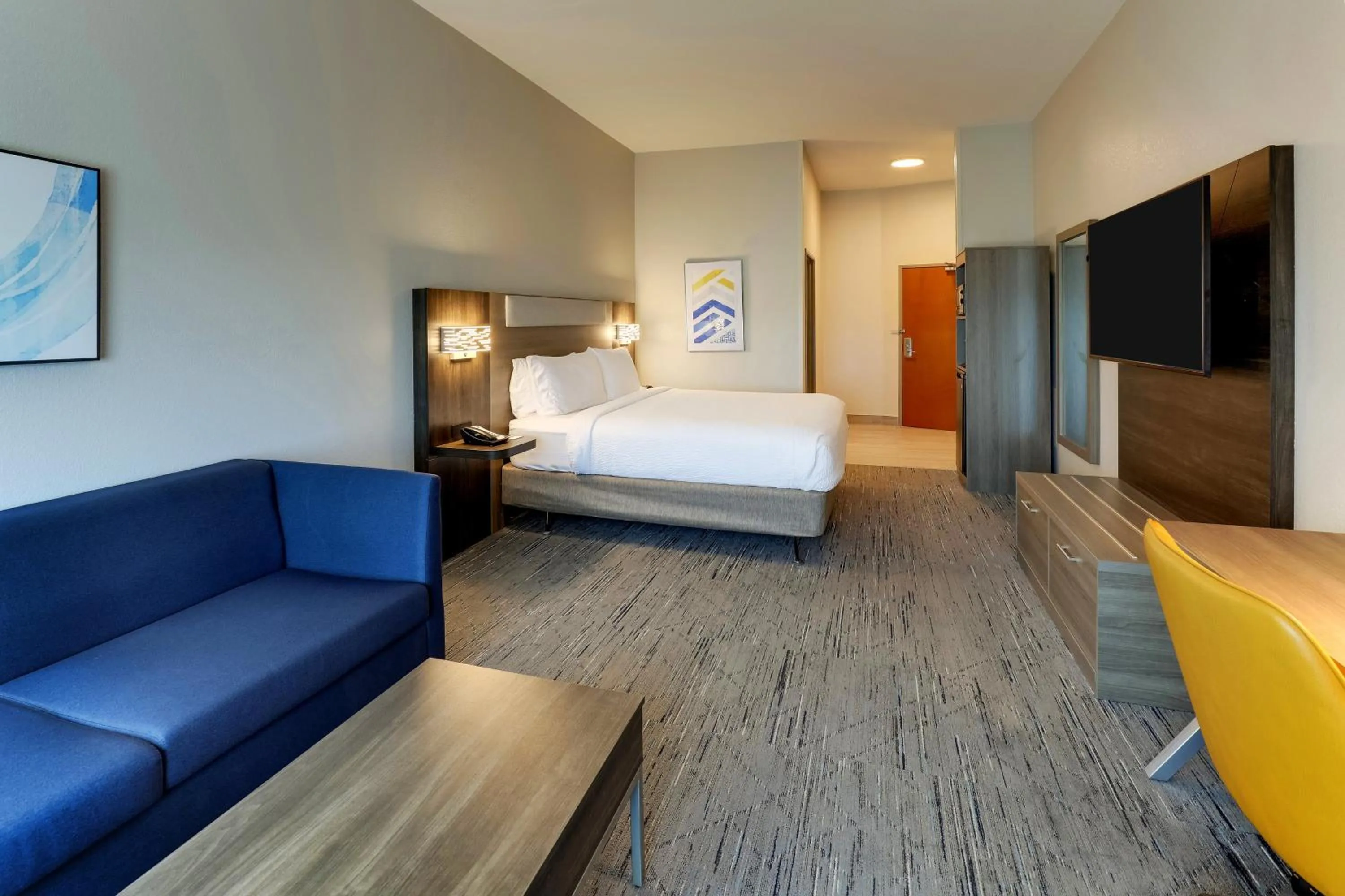 Photo of the whole room, Bed in Holiday Inn Express Leland - Wilmington Area by IHG
