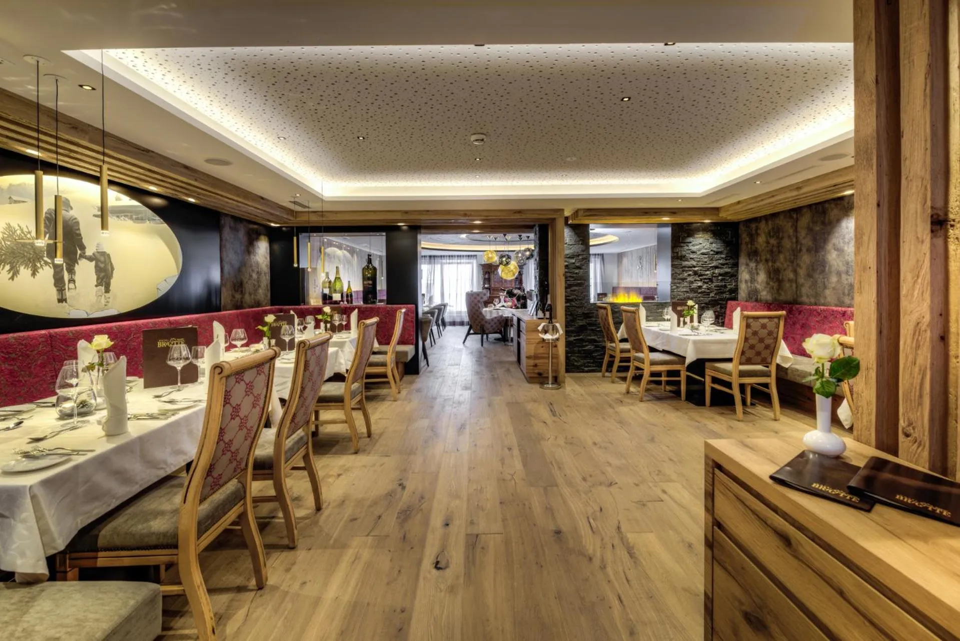 Restaurant/places to eat in Hotel Brigitte