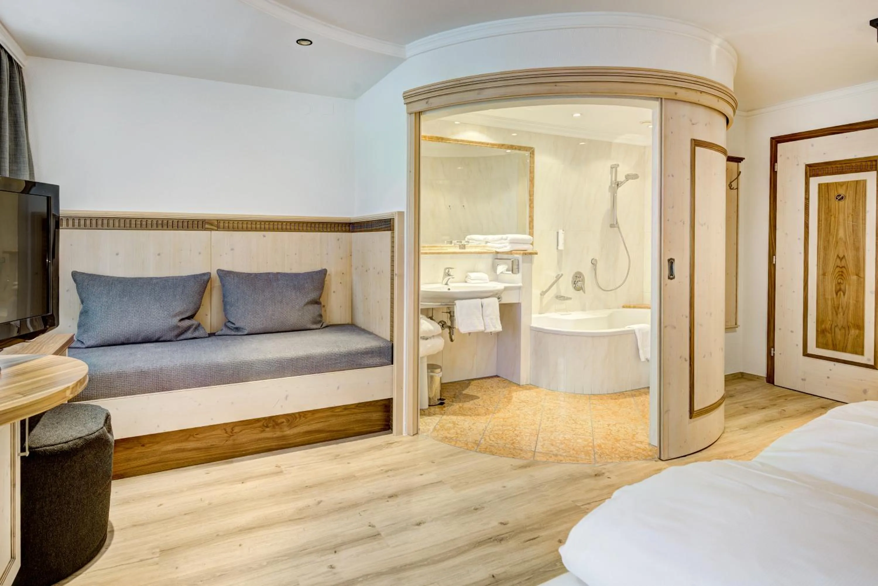 Bed in Hotel Brigitte