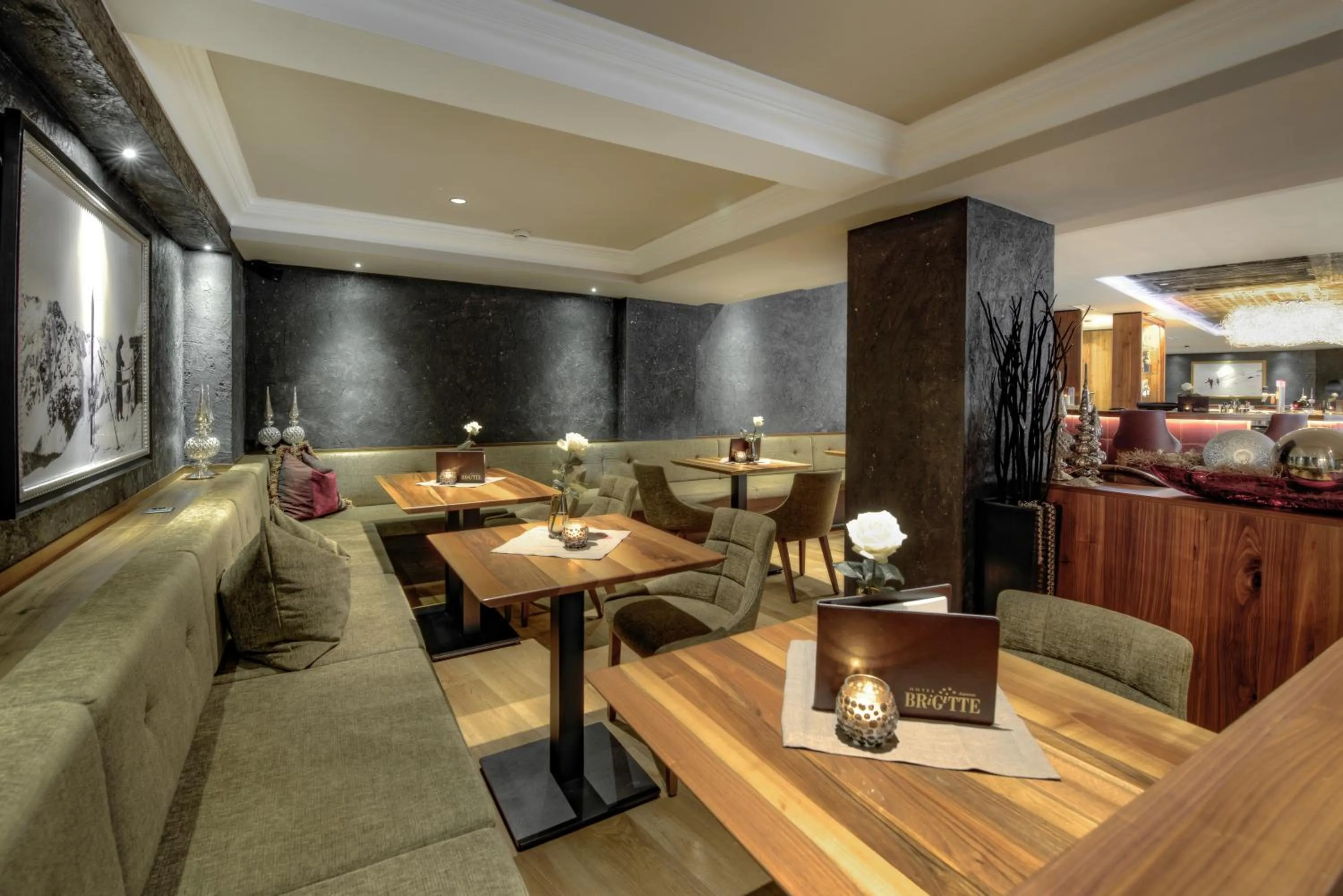 Restaurant/places to eat in Hotel Brigitte